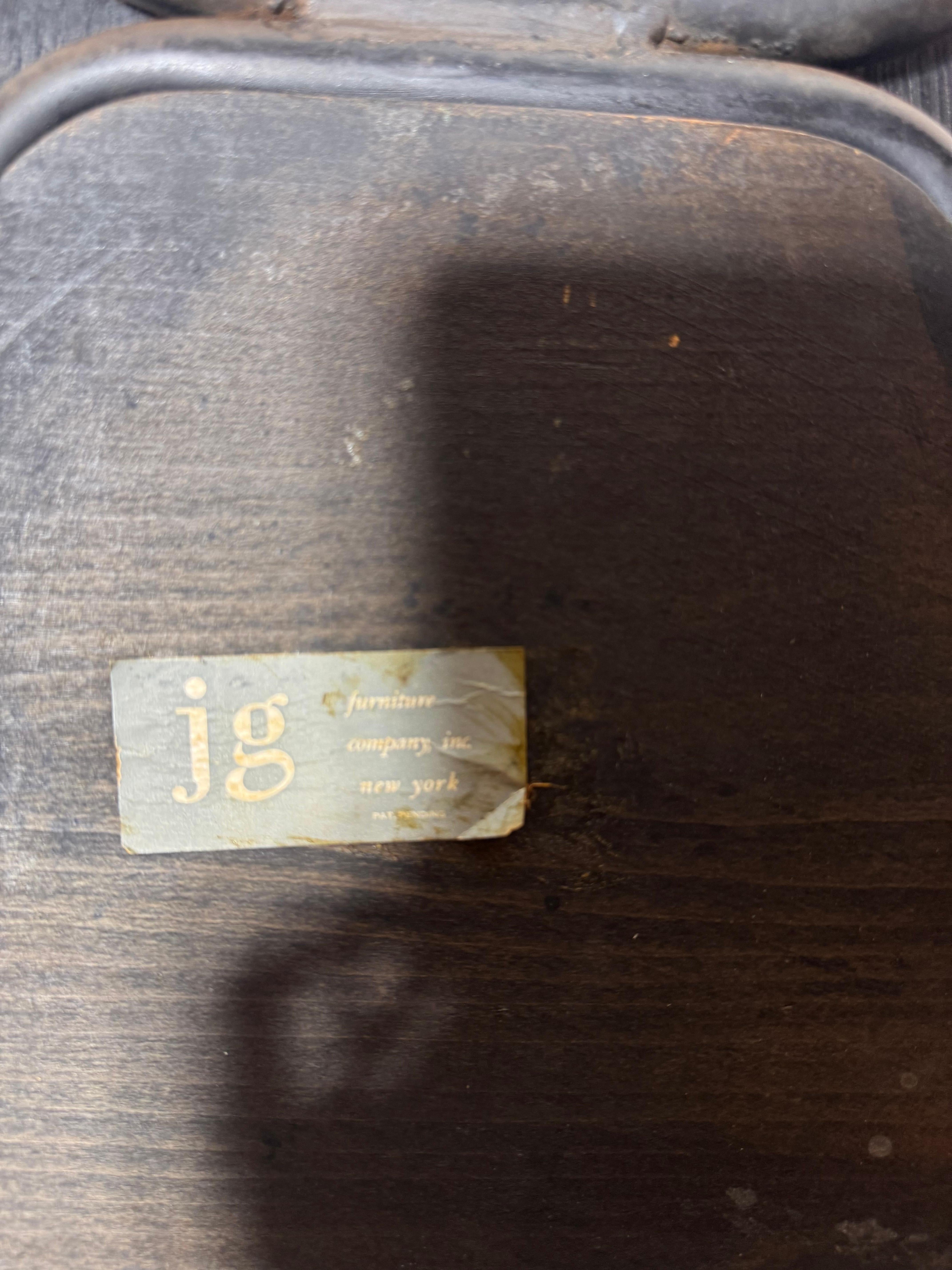 Década de 1940 Ray Komai para G. J. Silla de madera contrachapada de nogal curvada Furniture Company en venta 3