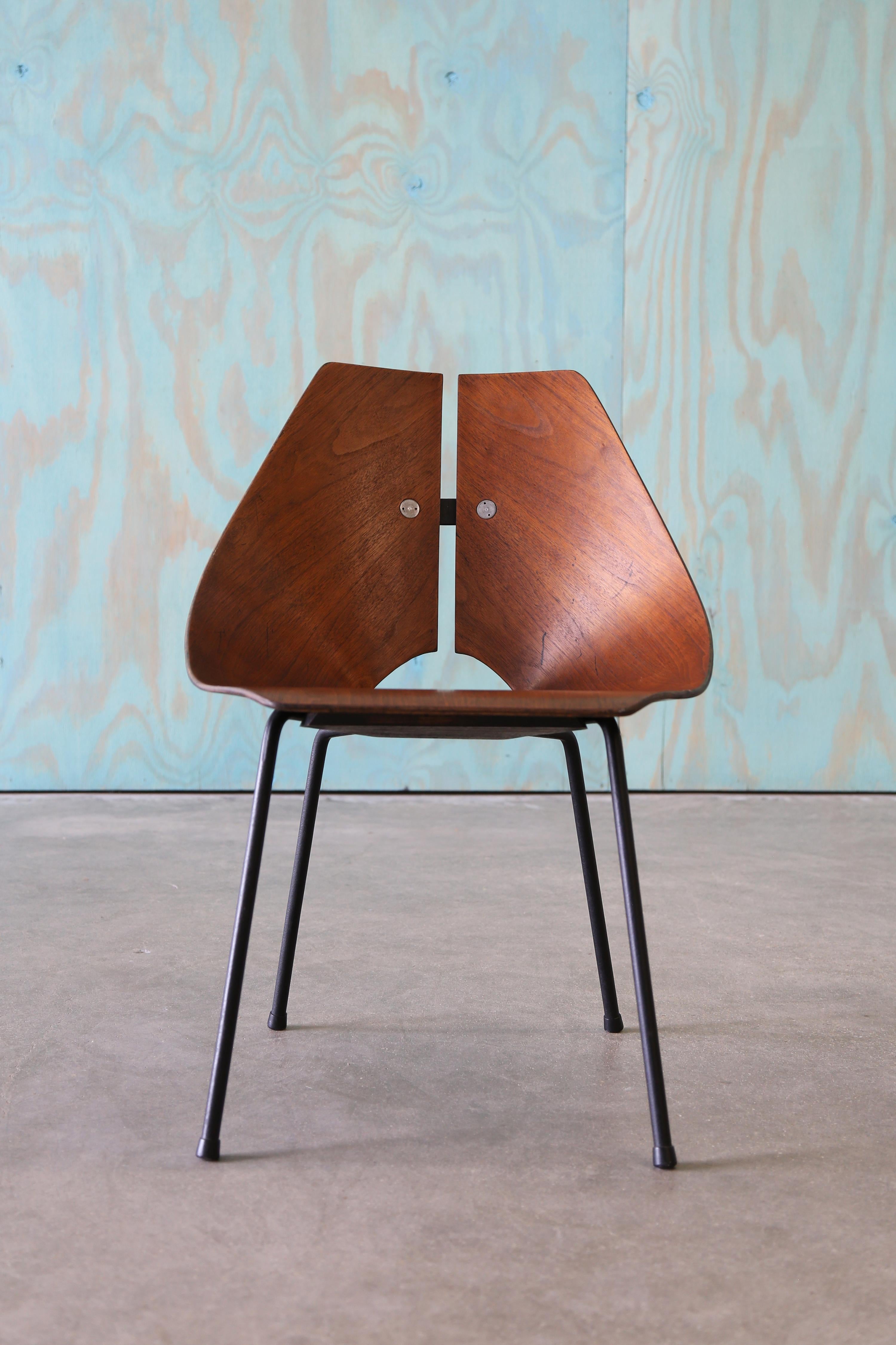 Mid-Century Modern 1940s Ray Komai for J.G. Furniture Company Bent Walnut Plywood Chair