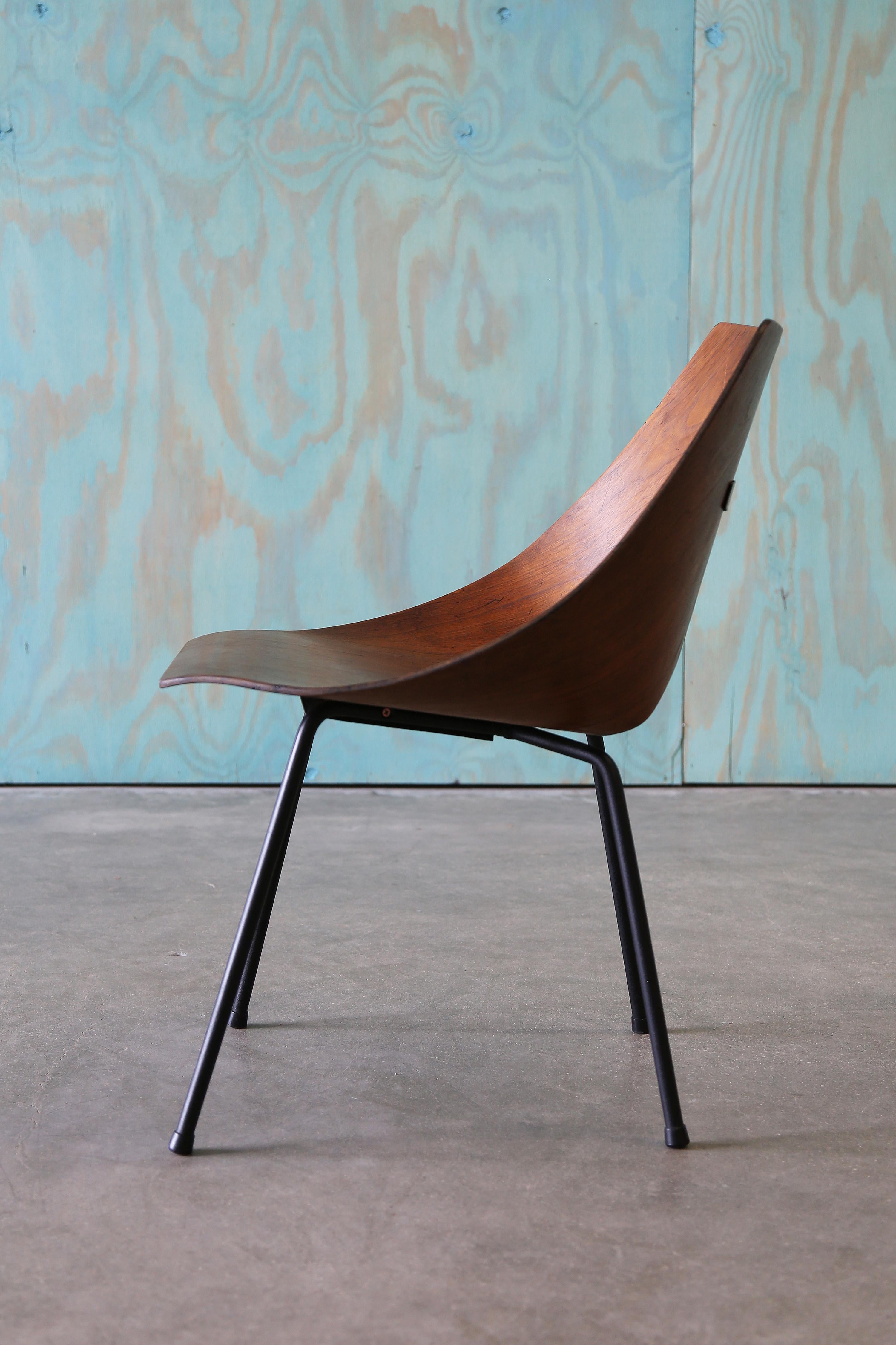 American 1940s Ray Komai for J.G. Furniture Company Bent Walnut Plywood Chair