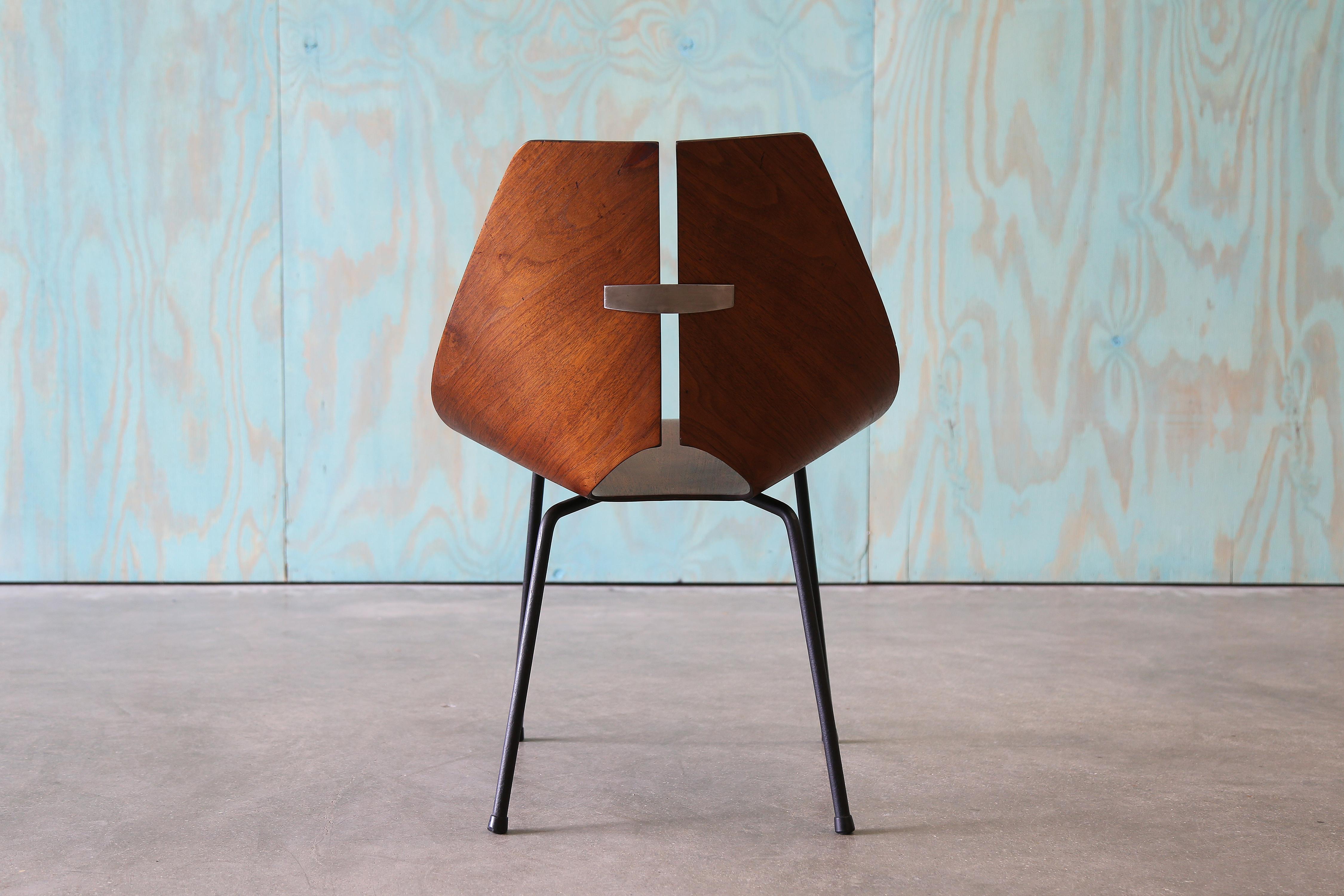 Mid-20th Century 1940s Ray Komai for J.G. Furniture Company Bent Walnut Plywood Chair