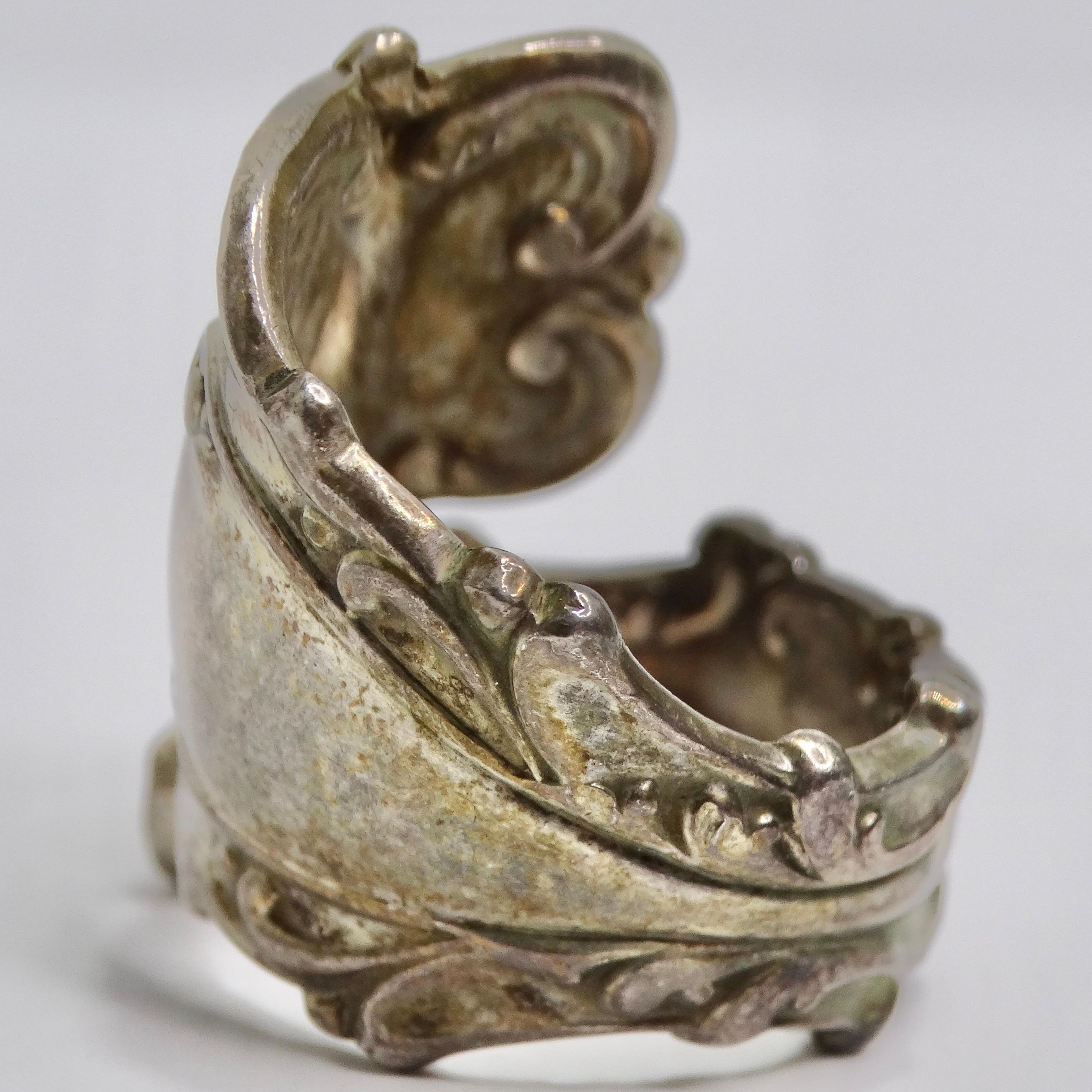 Bague cuillère en argent reconstituée des années 1940 en vente 2