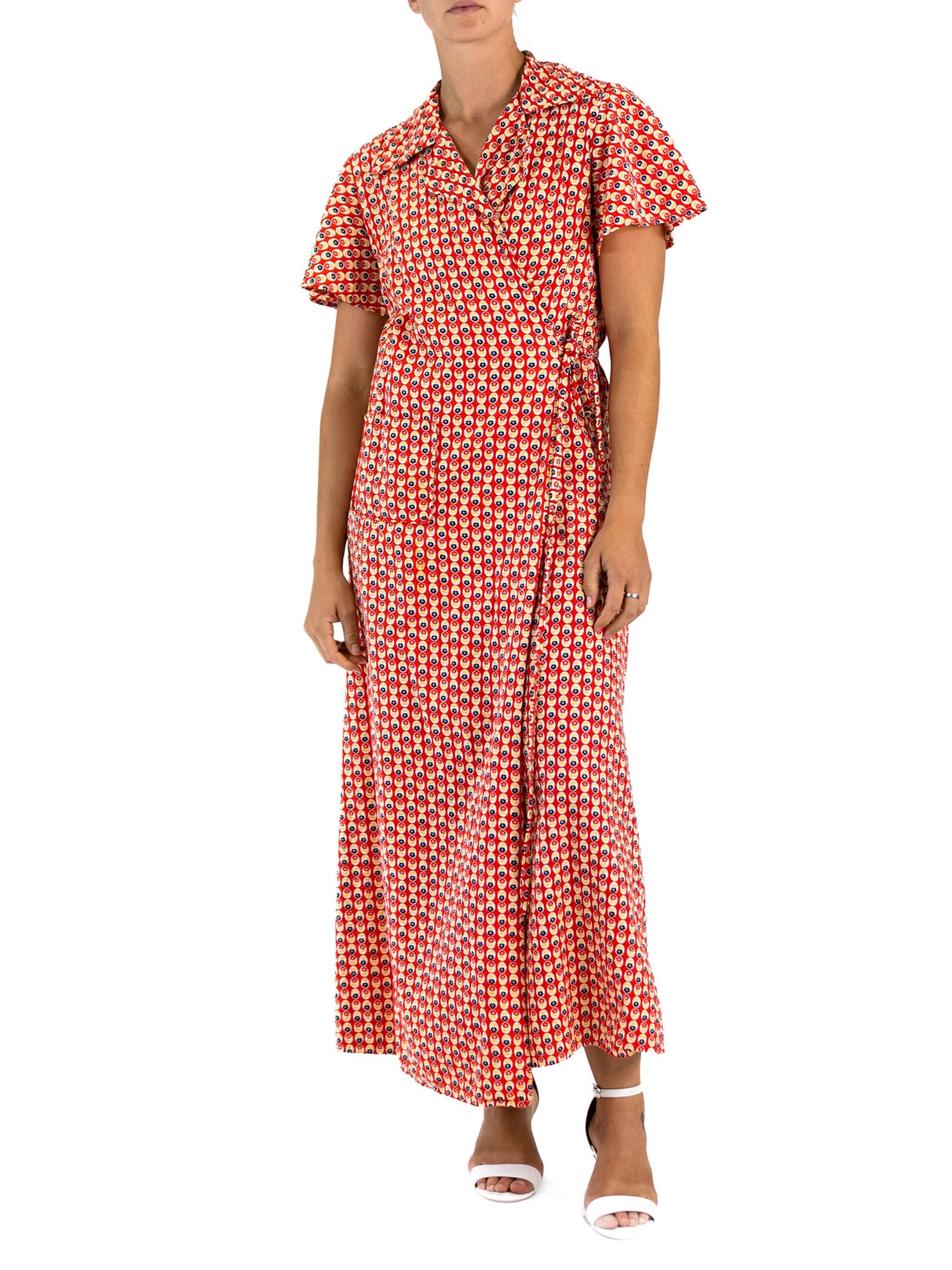 1940S Red Cotton Yellow Dot Print Wrap House Dress In Excellent Condition For Sale In New York, NY