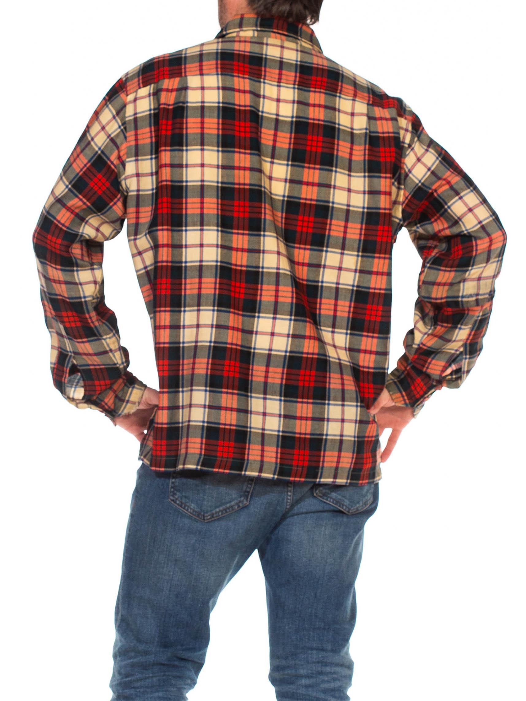 1940S Camisa de hombre ligera de lana y algodón a cuadros rojos en venta 5
