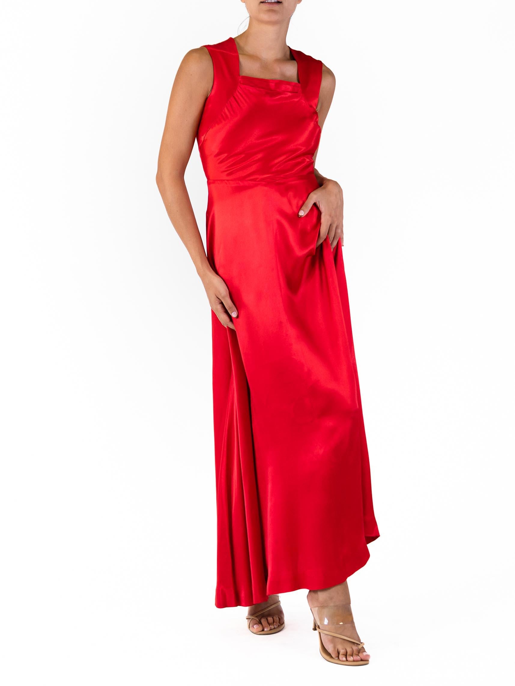 1940S Red Rayon Blend Crepe Back Satin Classic Hollywood Gown For Sale 2