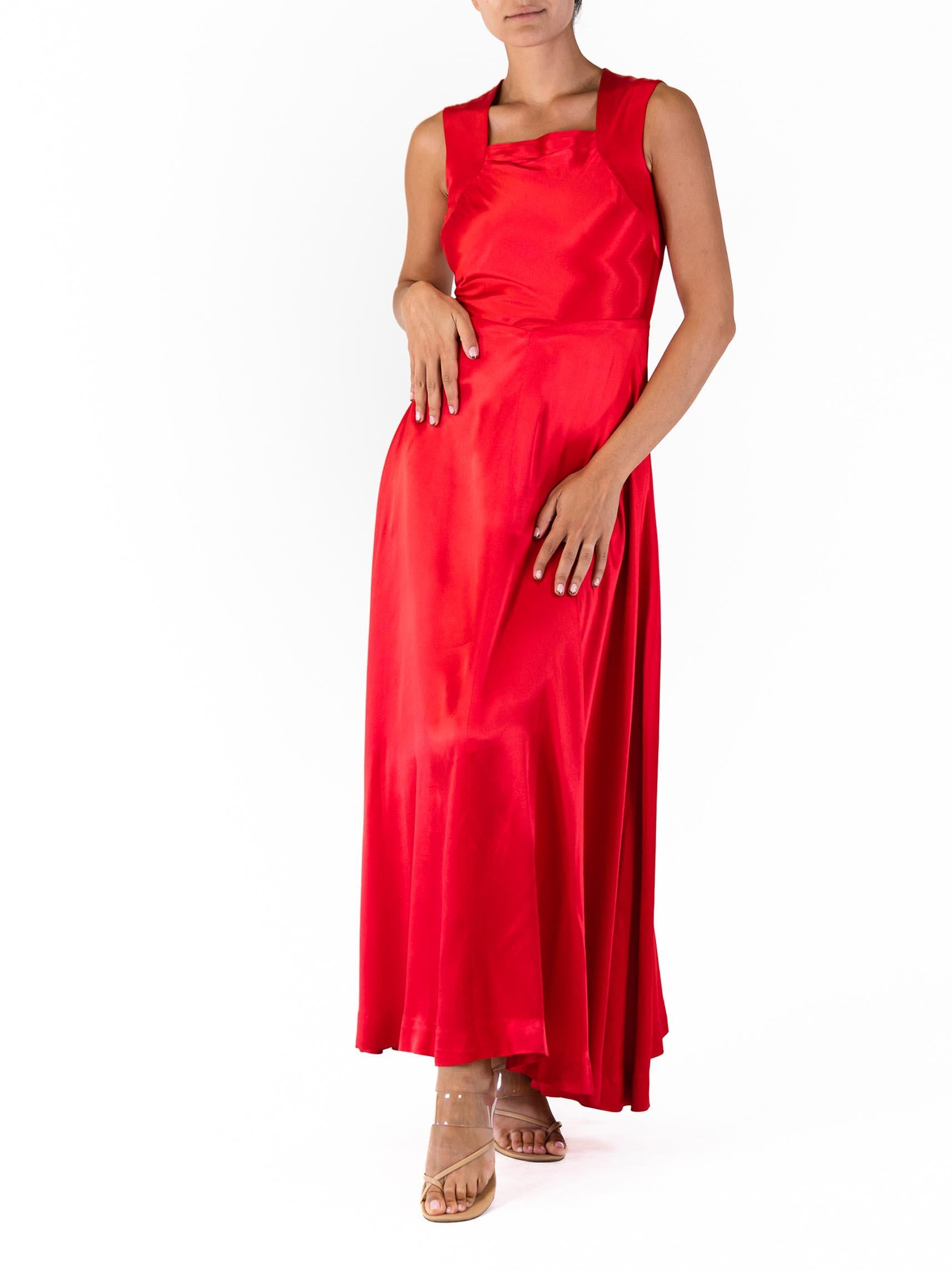 1940S Red Rayon Blend Crepe Back Satin Classic Hollywood Gown For Sale 4