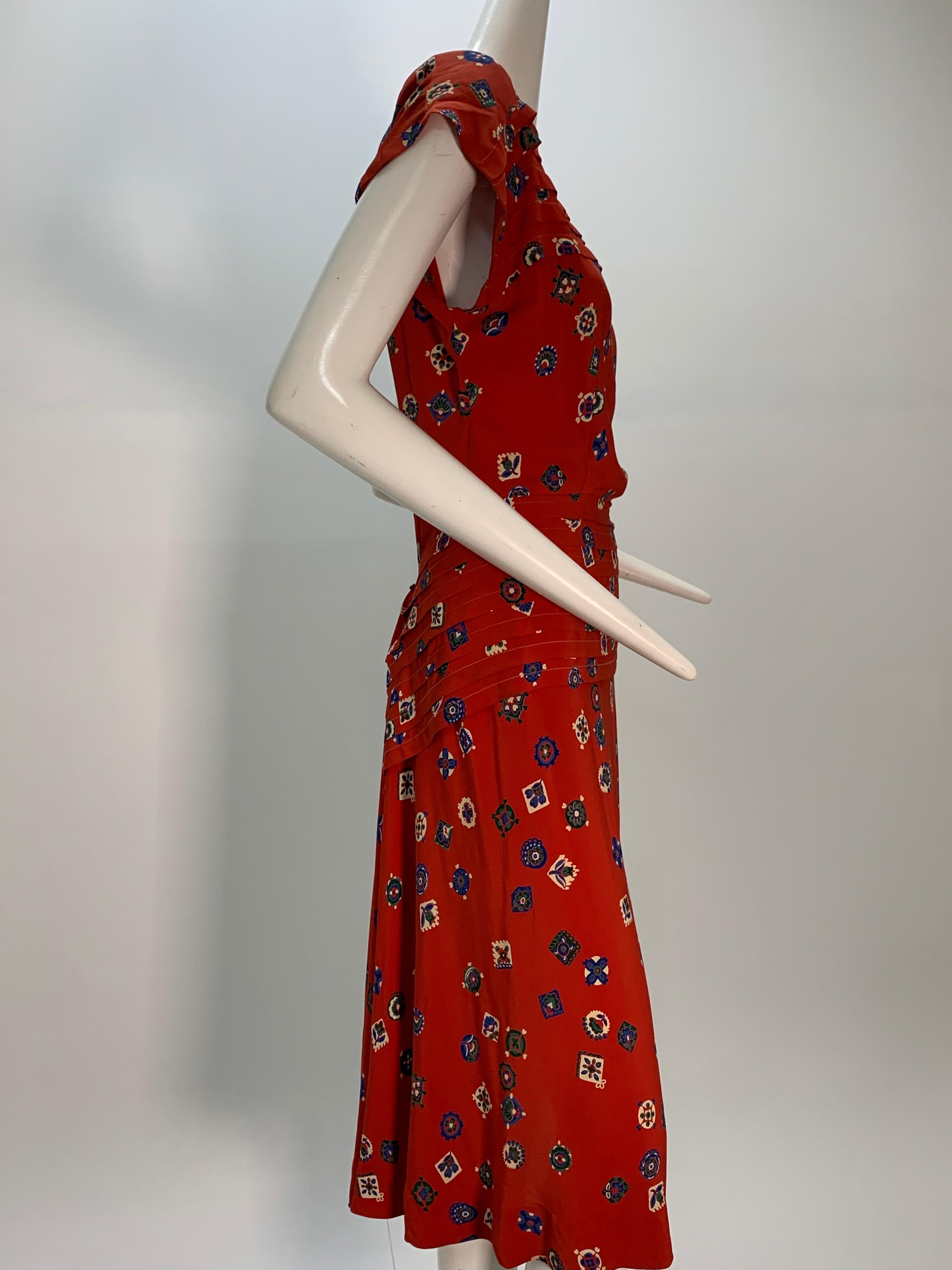 1940s Red Rayon Print Crepe Swing Dress With Pleated Peplum and Shoulders In Excellent Condition For Sale In Gresham, OR