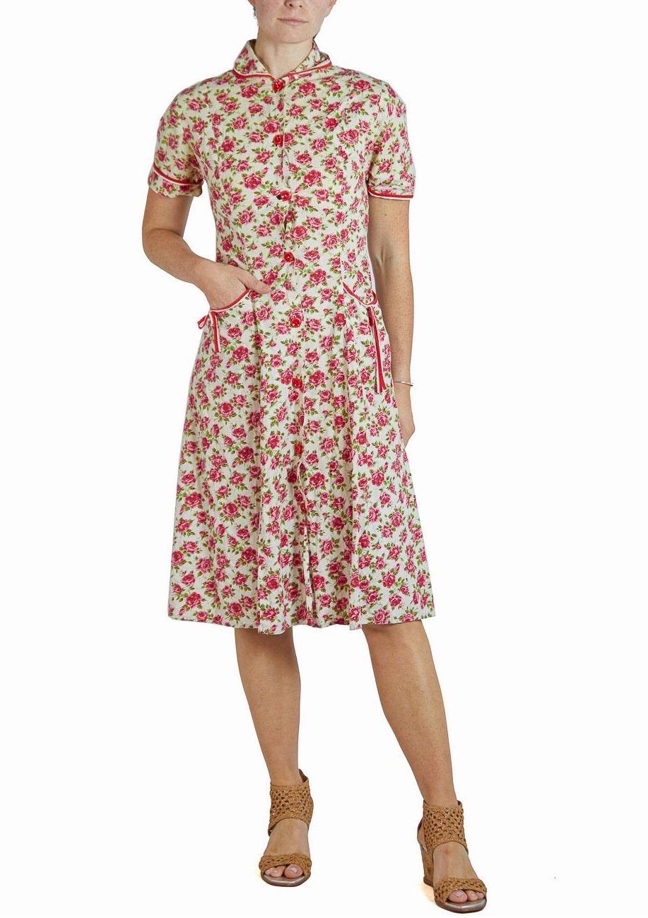 1940S Red & White Floral Cotton Short Sleeve Dress For Sale 3