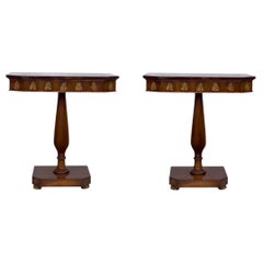 1940er Jahre Regency-Stil geschnitzt Nussbaum und vergoldet Konsole oder Beistelltische, Paar