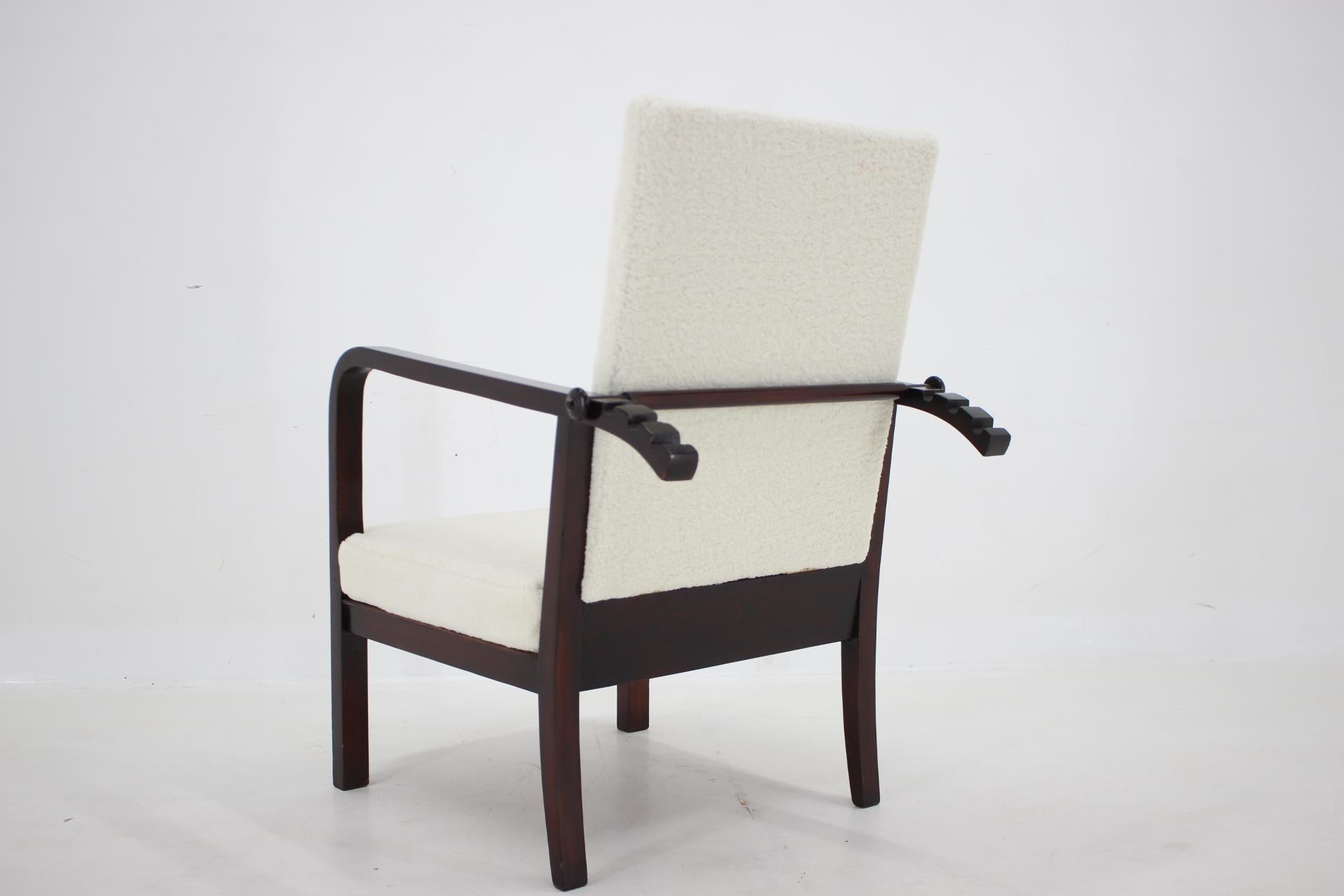 1940s Restored Beech Adjustable Armchair, Czechoslovakia For Sale 1