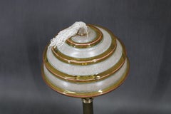 Lampada da tavolo in ottone restaurata degli anni '40 con base in marmo e paralume in vetro