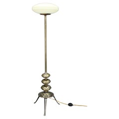 Restaurierte Stehlampe aus den 1940er Jahren in Messingausführung mit  Glasschirm