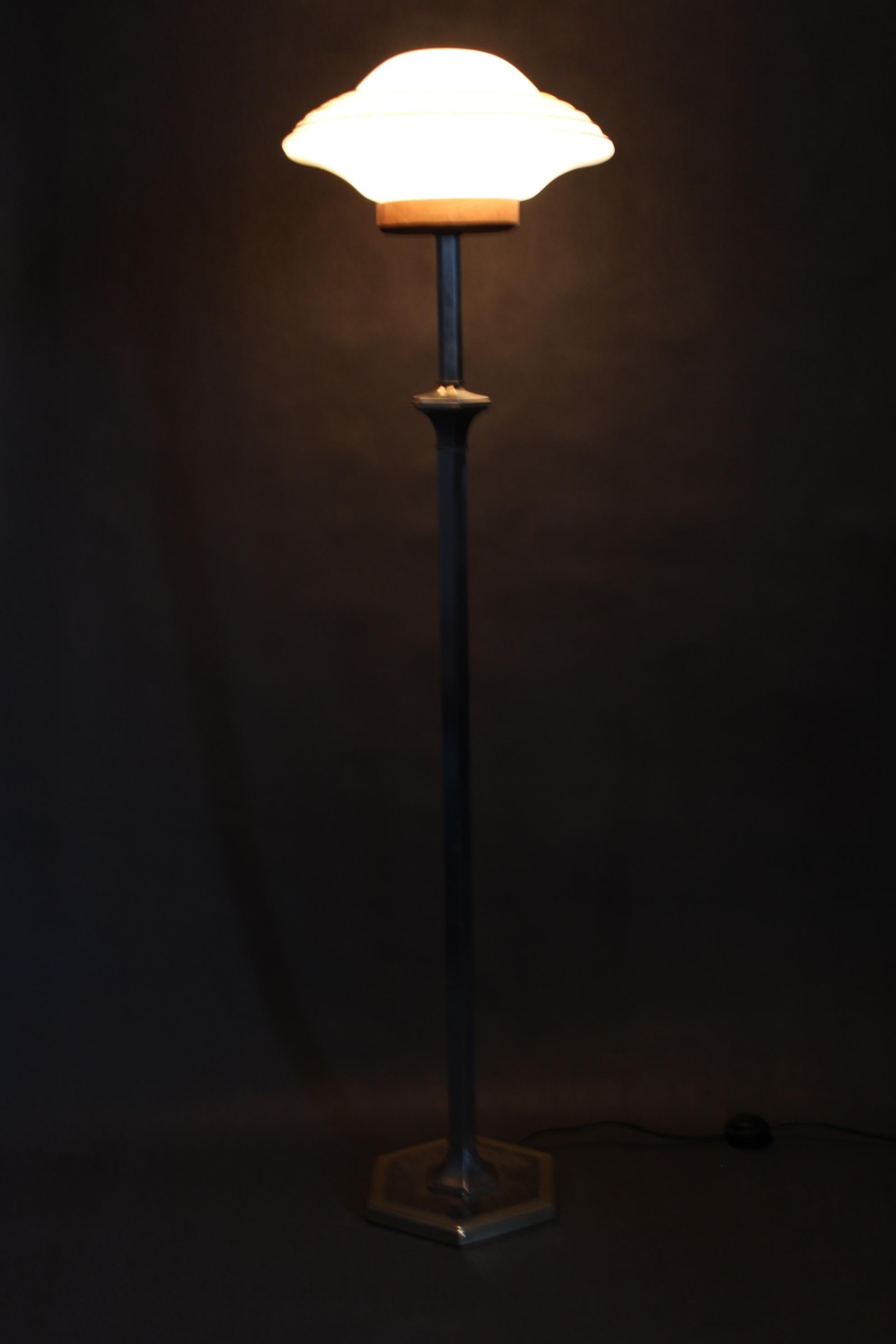 1940s Restored Nickel Floor Lamp with  Glass Shade For Sale 3