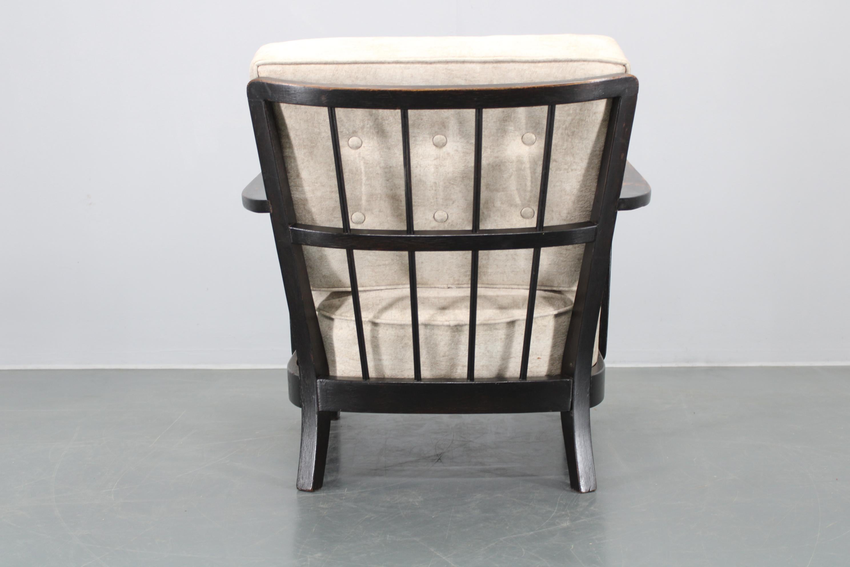 1940er Jahre Restaurierter Thonet Sessel , Tschechoslowakei im Zustand „Gut“ im Angebot in Praha, CZ