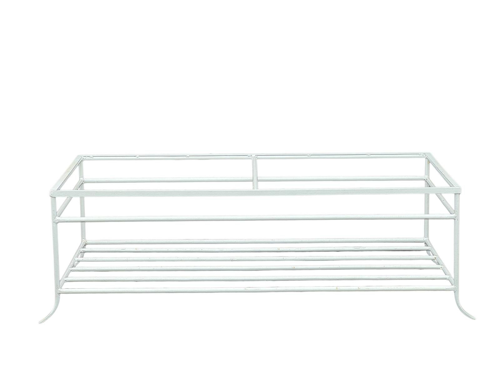 1940er Jahre restauriert Weiß 2-stöckigen Schmiedeeisen Silhouette Couchtisch (amerikanisch) im Angebot