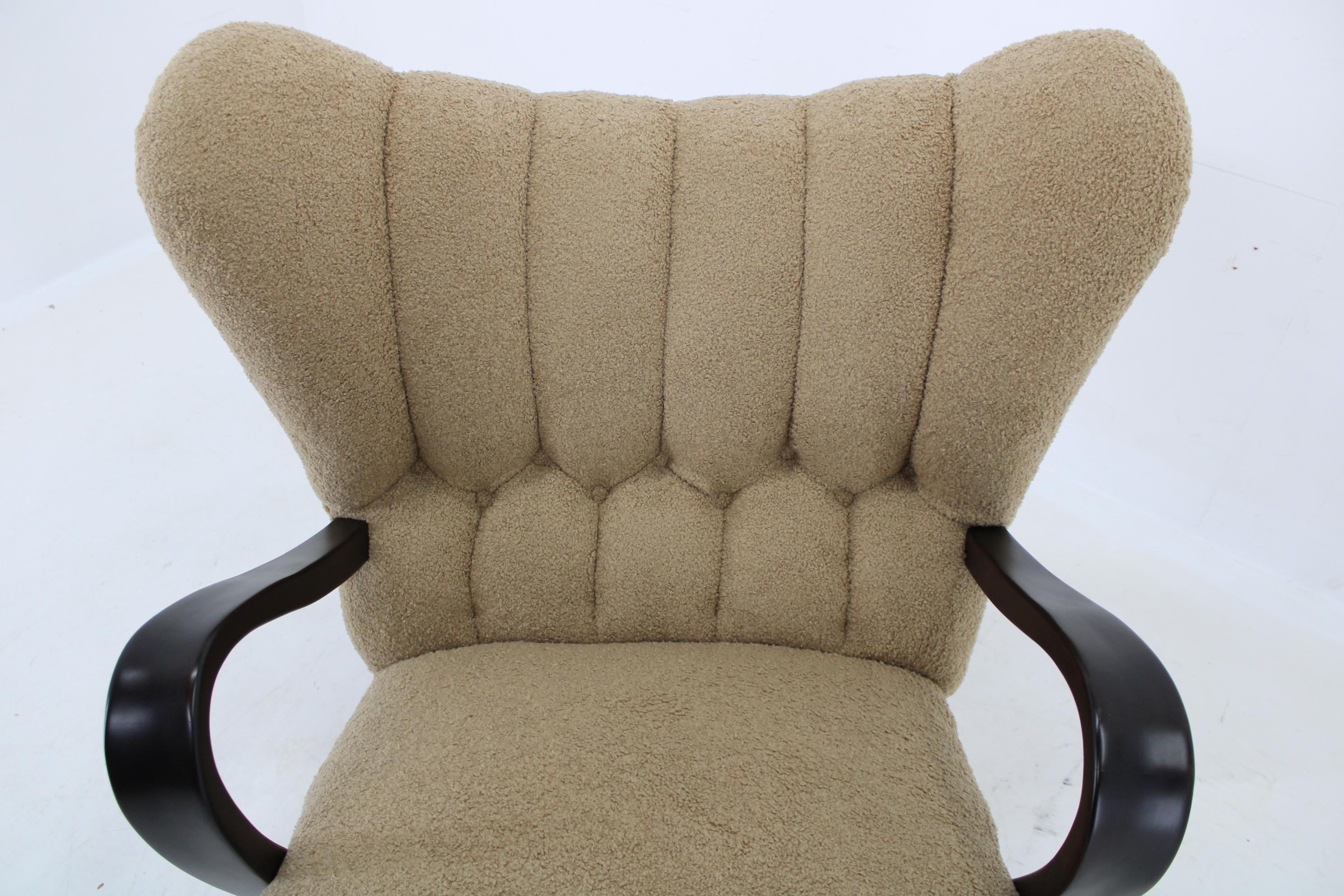 1940s Restored  Wing Armchair in Boucle Fabric, Czechoslovakia For Sale 7