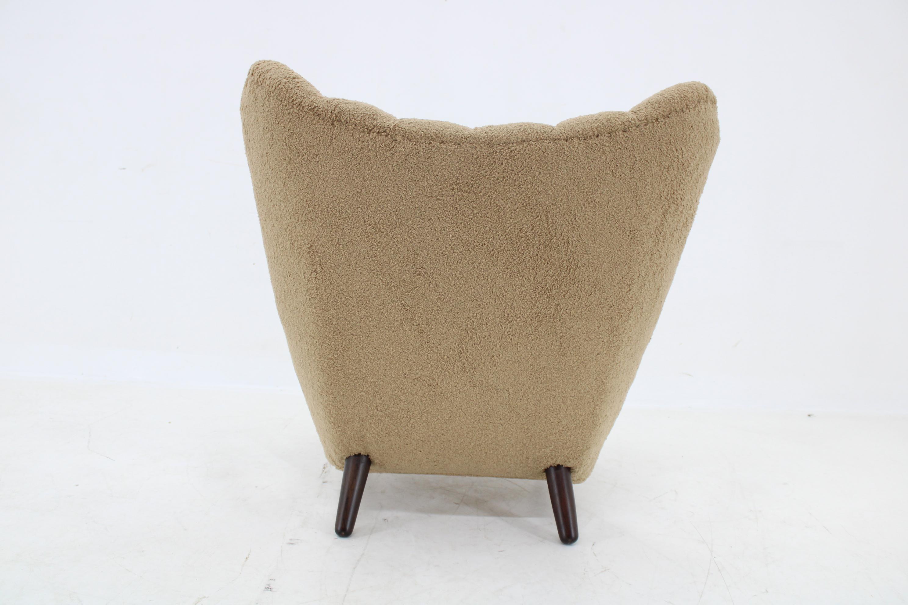 1940s Restored  Wing Armchair in Boucle Fabric, Czechoslovakia For Sale 2