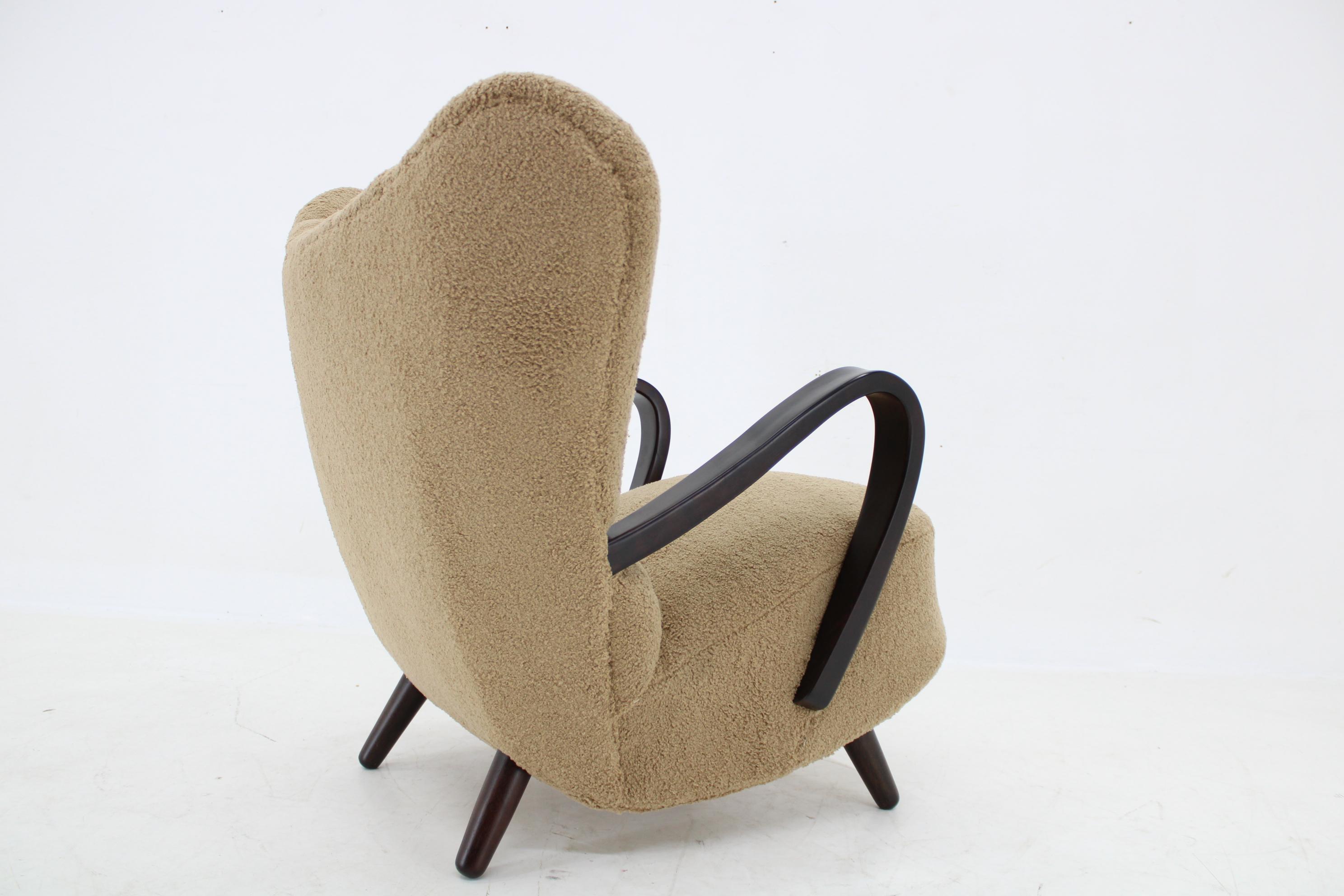 1940s Restored  Wing Armchair in Boucle Fabric, Czechoslovakia For Sale 3