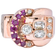 1940s Retro 1.20 Carat Diamond Ruby 14 Karat Rose Gold Buckle Ring