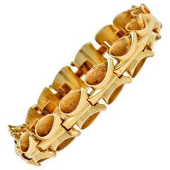 1940s Retro 14 Karat Yellow Gold Stylized Link Bracelet