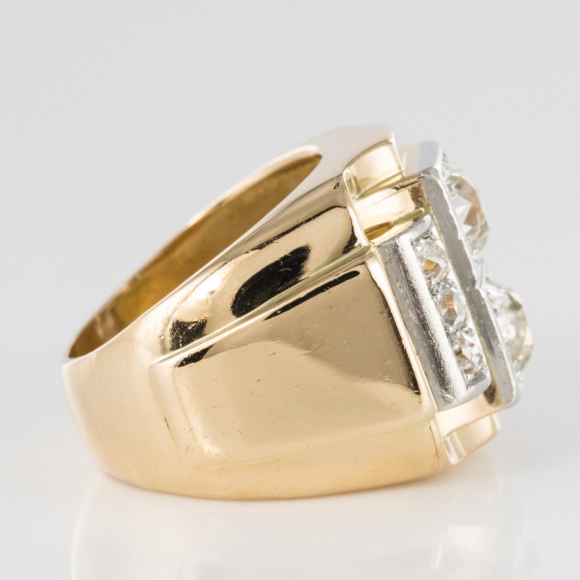 1940s Retro 2.30 Carat Diamonds 18 Karat Yellow Gold Platinum Tank Ring For Sale 4