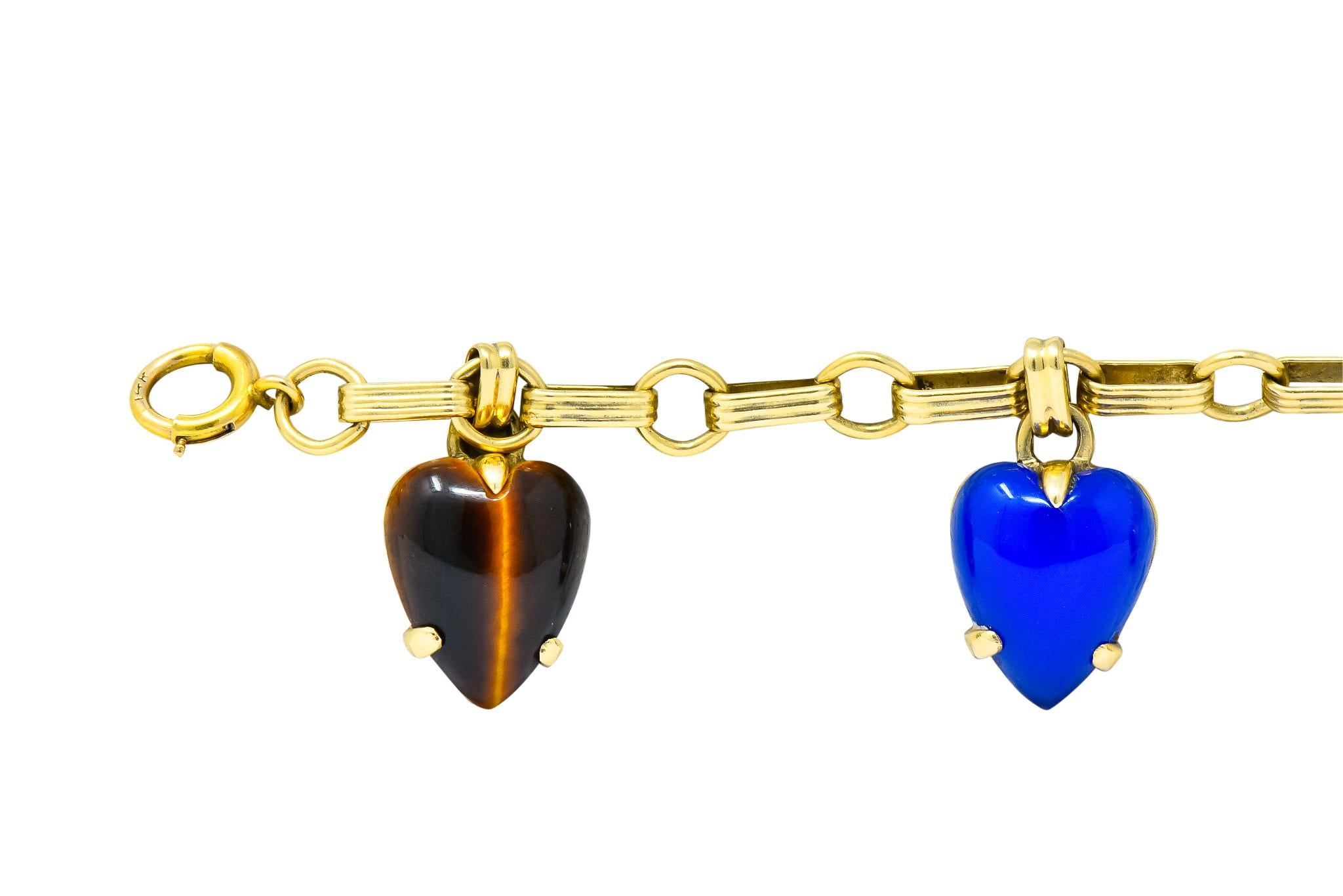 1940s Retro Agate 14 Karat Gold Heart Charm Bracelet In Excellent Condition In Philadelphia, PA