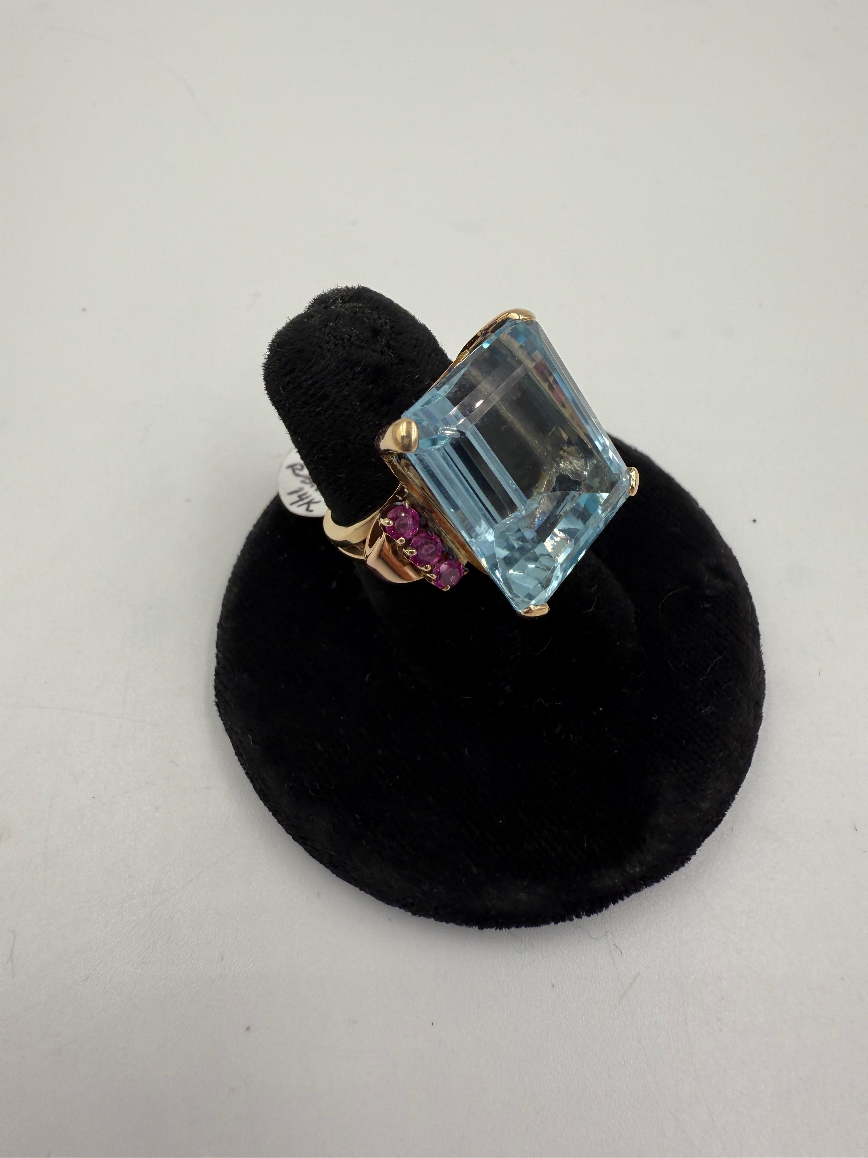 1940er Retro Aquamarin und Rubin 14k Gold Solitär Ring für Damen oder Herren im Angebot