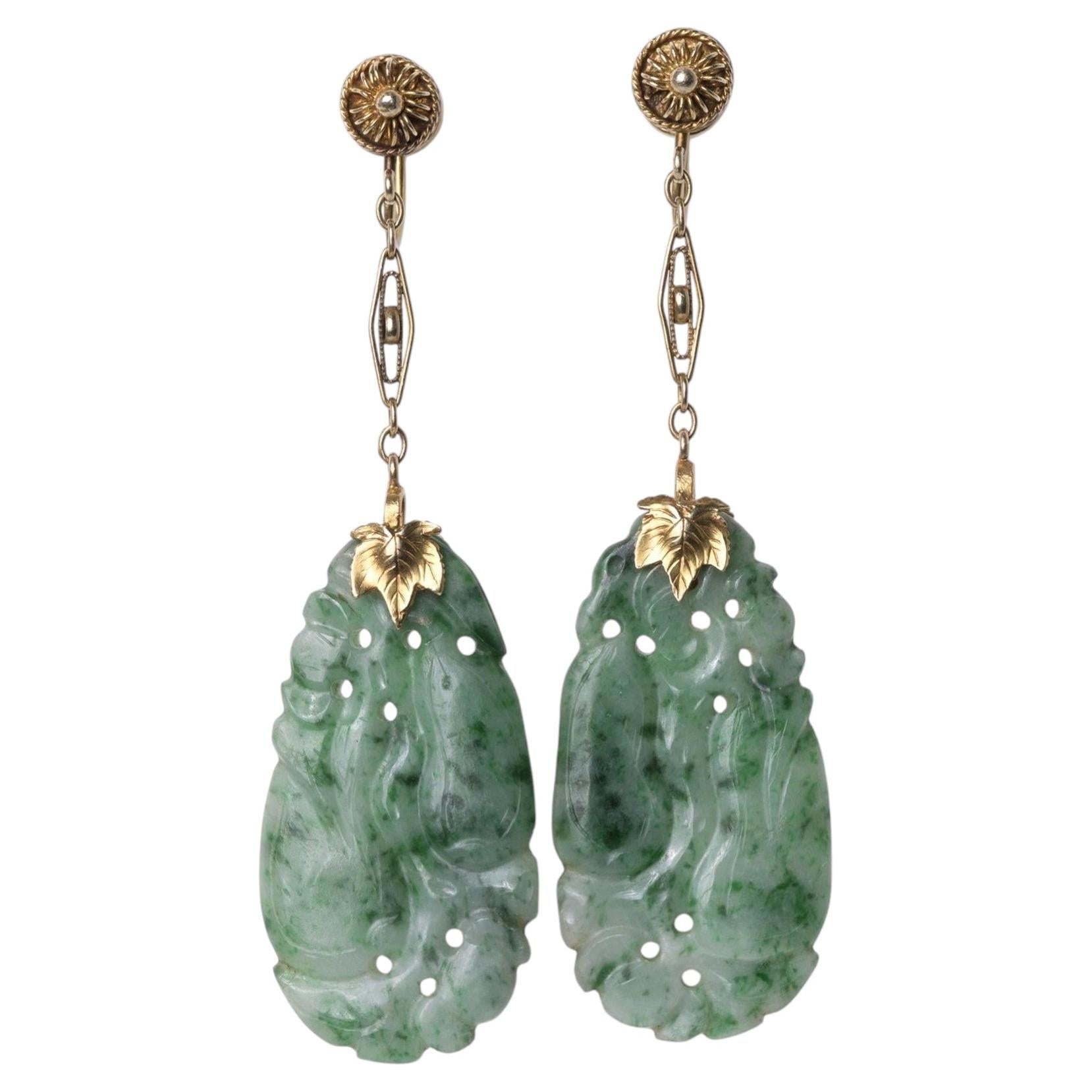 1940s Retro Carved Jadeite and Yellow Gold Drop Earrings