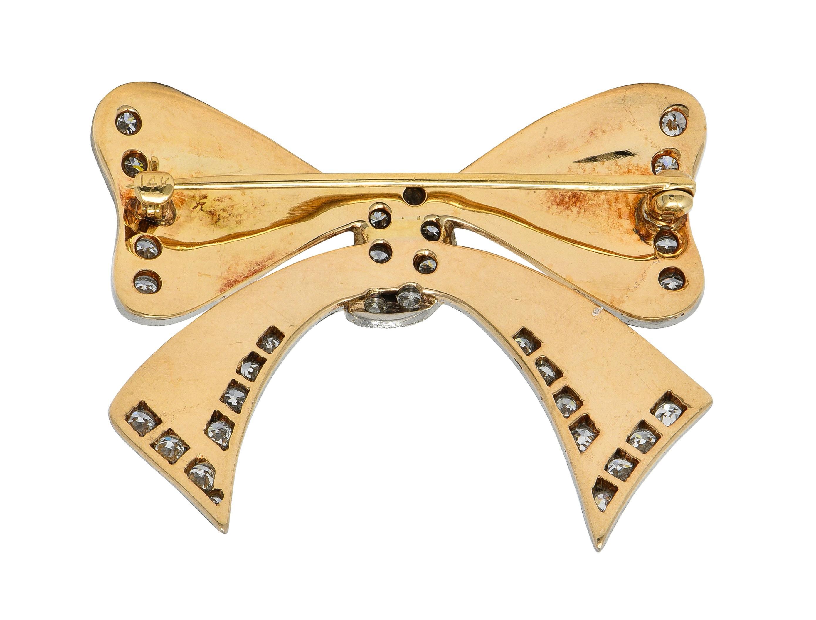 Taille simple 1940's Retro Diamond 14 Karat Two-Tone Yellow White Gold Vintage Bow Brooch en vente