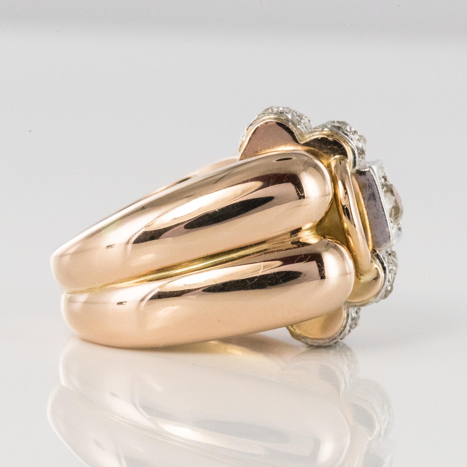 Anello retrò con diamante degli anni '40 in oro rosa 18 carati e platino, grande serbatoio di gadroons in vendita 7