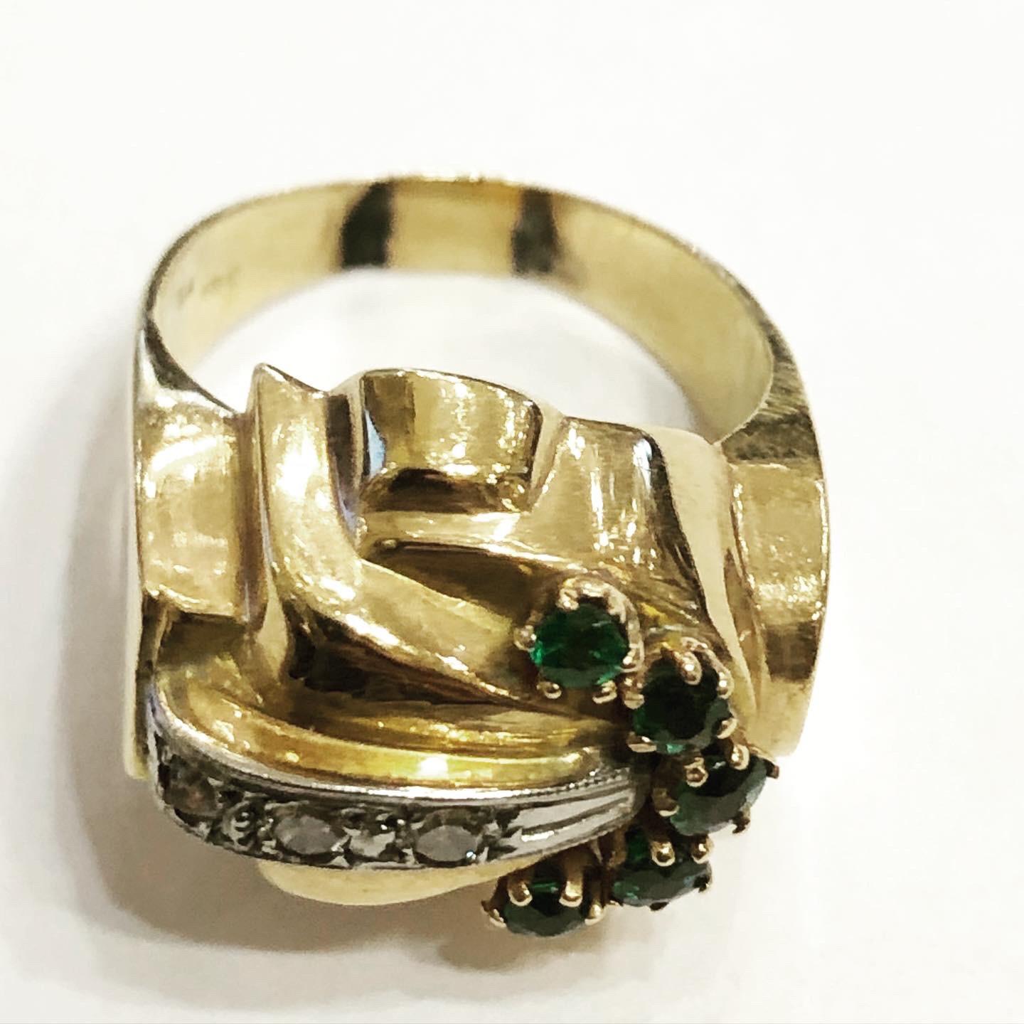 Women's or Men's 1940s Retro Diamond Green Tourmaline 18k Yellow Gold Tank Cocktail Ring