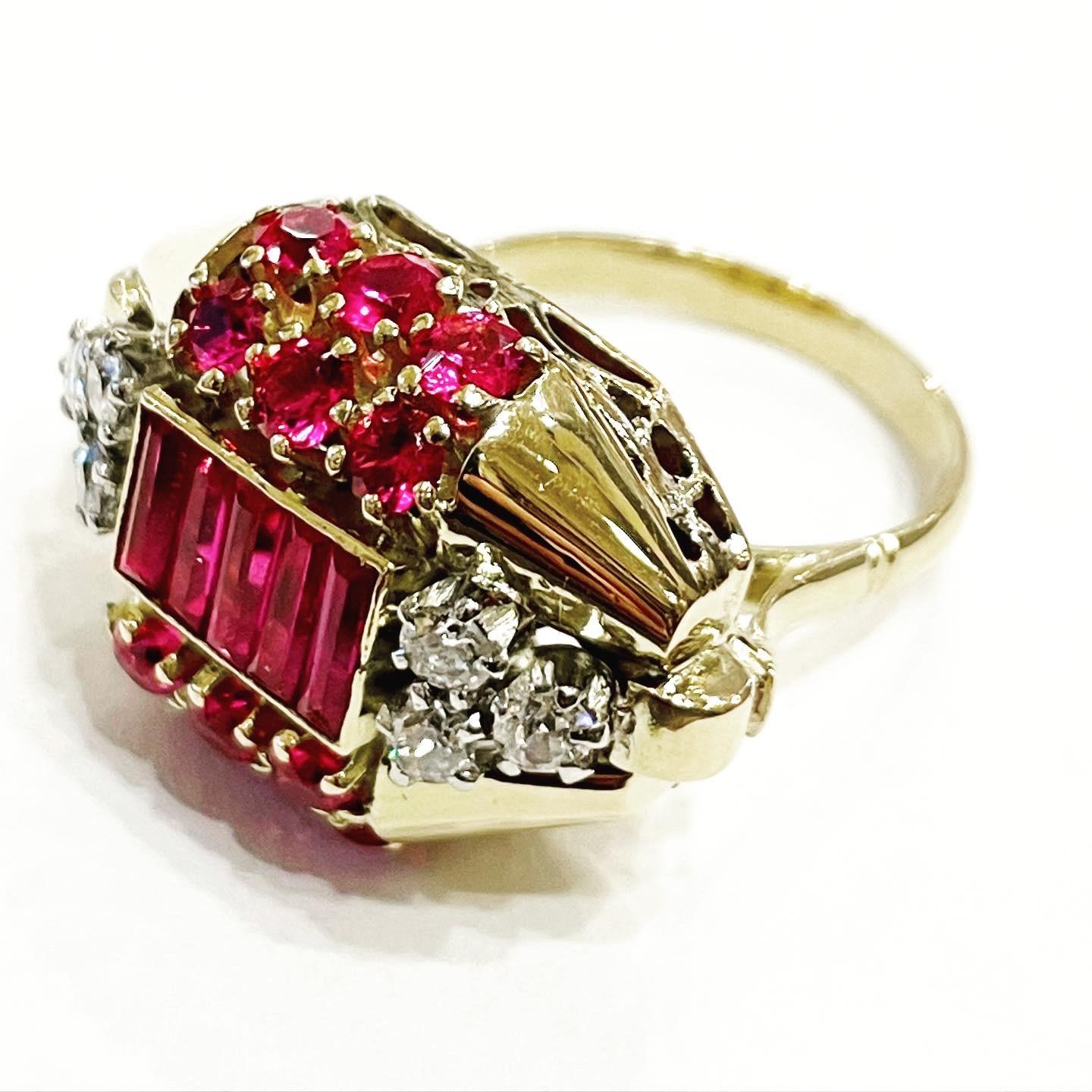 Superb tank ring, linear and geometrical design typical for this period.
Ring in 18 karat yellow  gold, diamonds and rubies.
Circa 1935-1940
Old European diamond cut and calibrated cut rubys.
Total approximate weight of the diamonds:  0.4