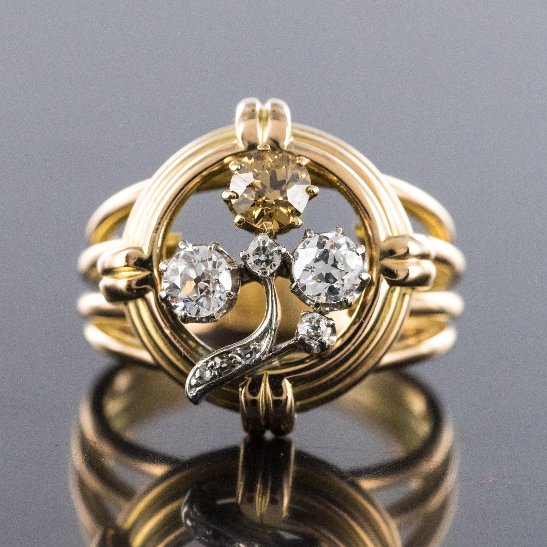 1940s Retro Diamonds 18 Karat Yellow Gold Clover Ring In Good Condition In Poitiers, FR