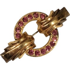 1940s Retro Gold-Tone Circular Brooch with Pink Rhinestones and Ribbon Motif