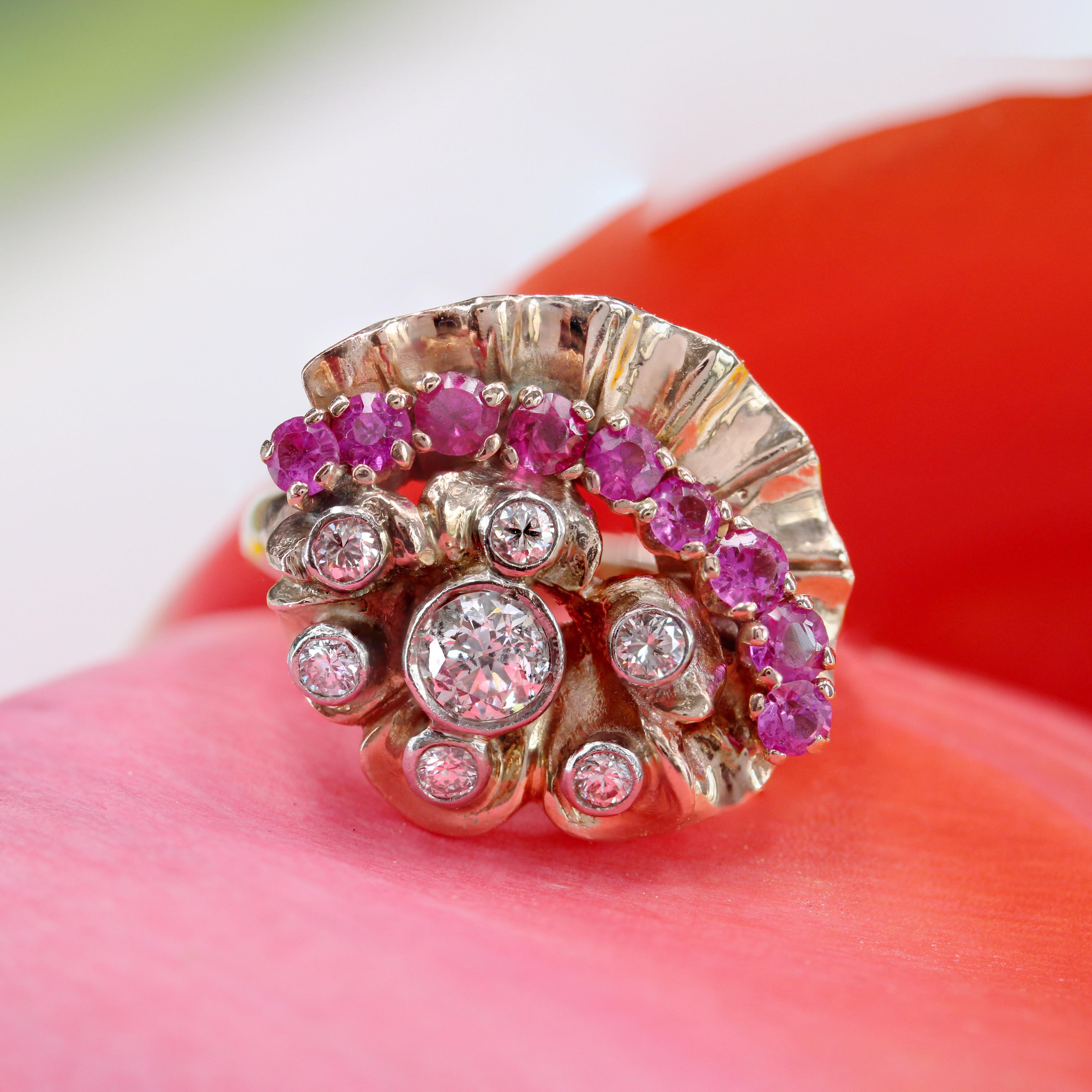 1940s Retro Rubis Diamonds 14 Karat Rose Gold Ring For Sale 11