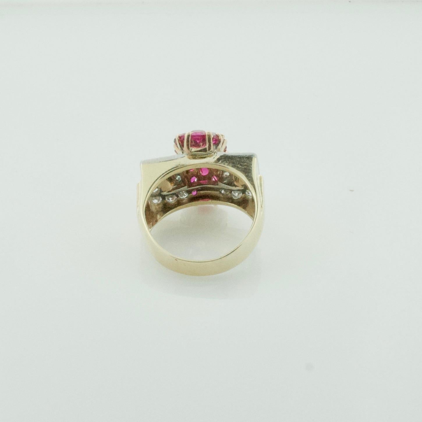 1940s Retro Ruby and Diamond Ring in Yellow Gold and Palladium In Excellent Condition For Sale In Wailea, HI