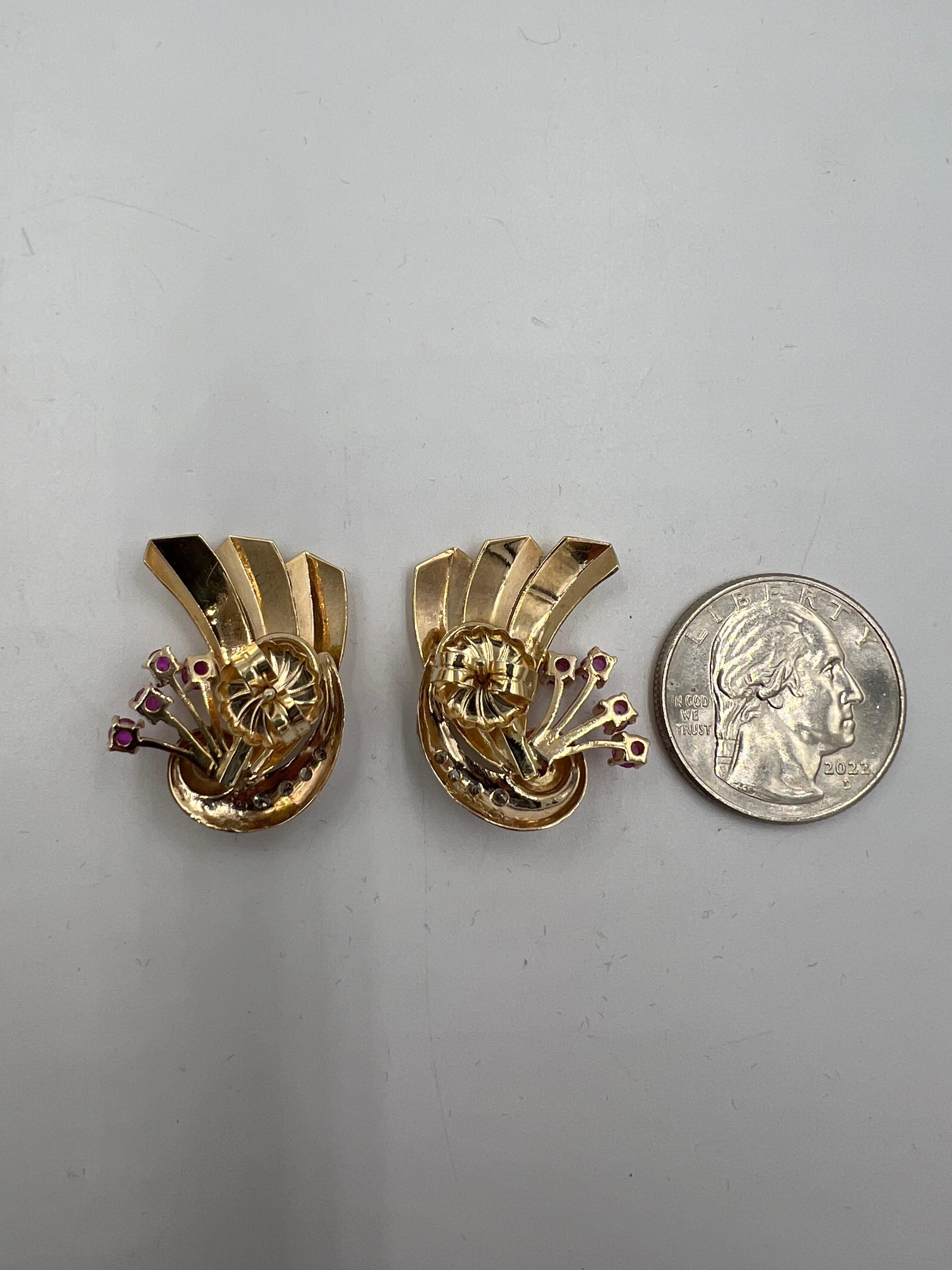 Orecchini retrò anni '40 in oro 14k con diamante e rubino per orecchie forate in vendita 4