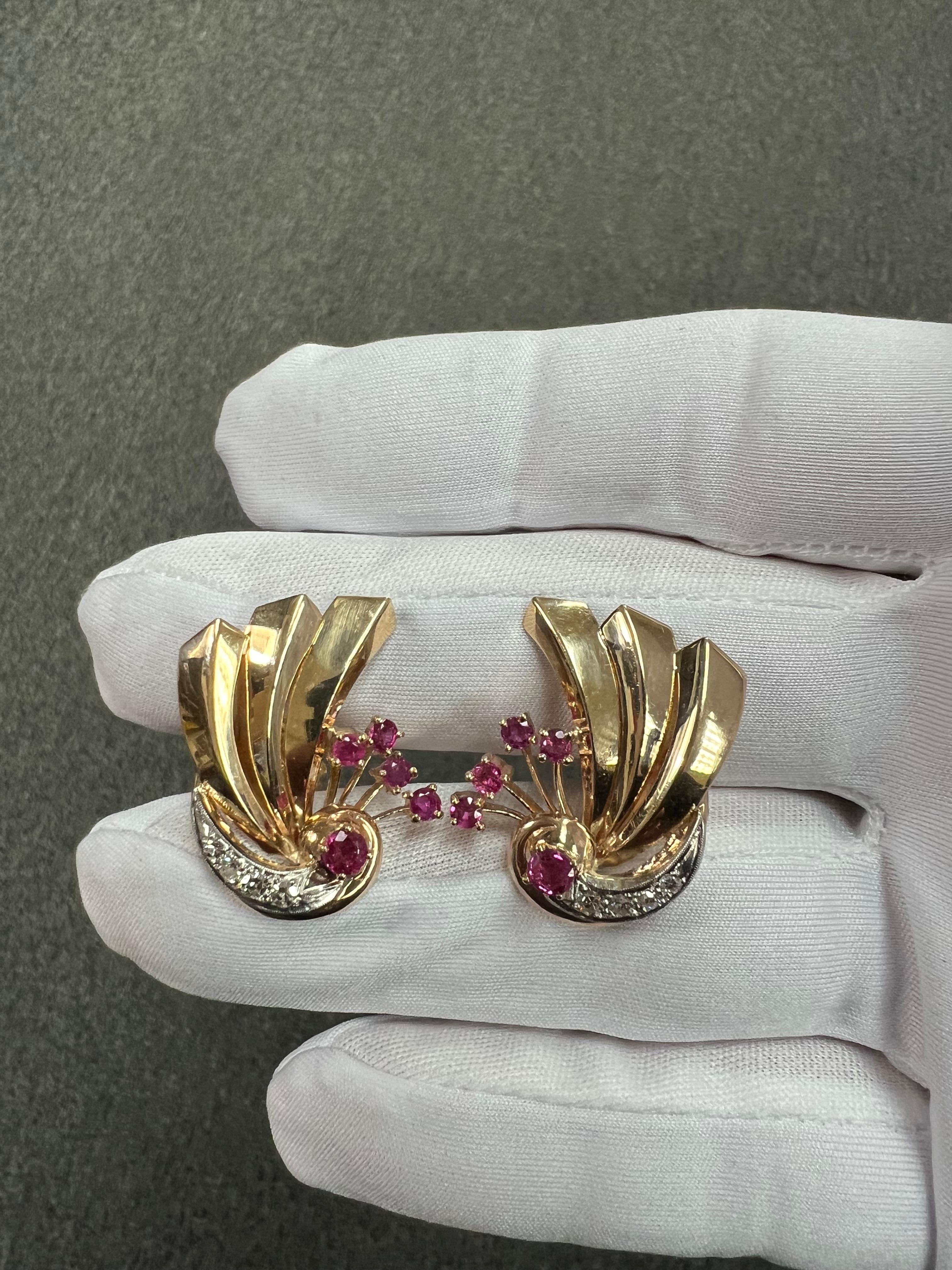 Orecchini retrò anni '40 in oro 14k con diamante e rubino per orecchie forate in vendita 5