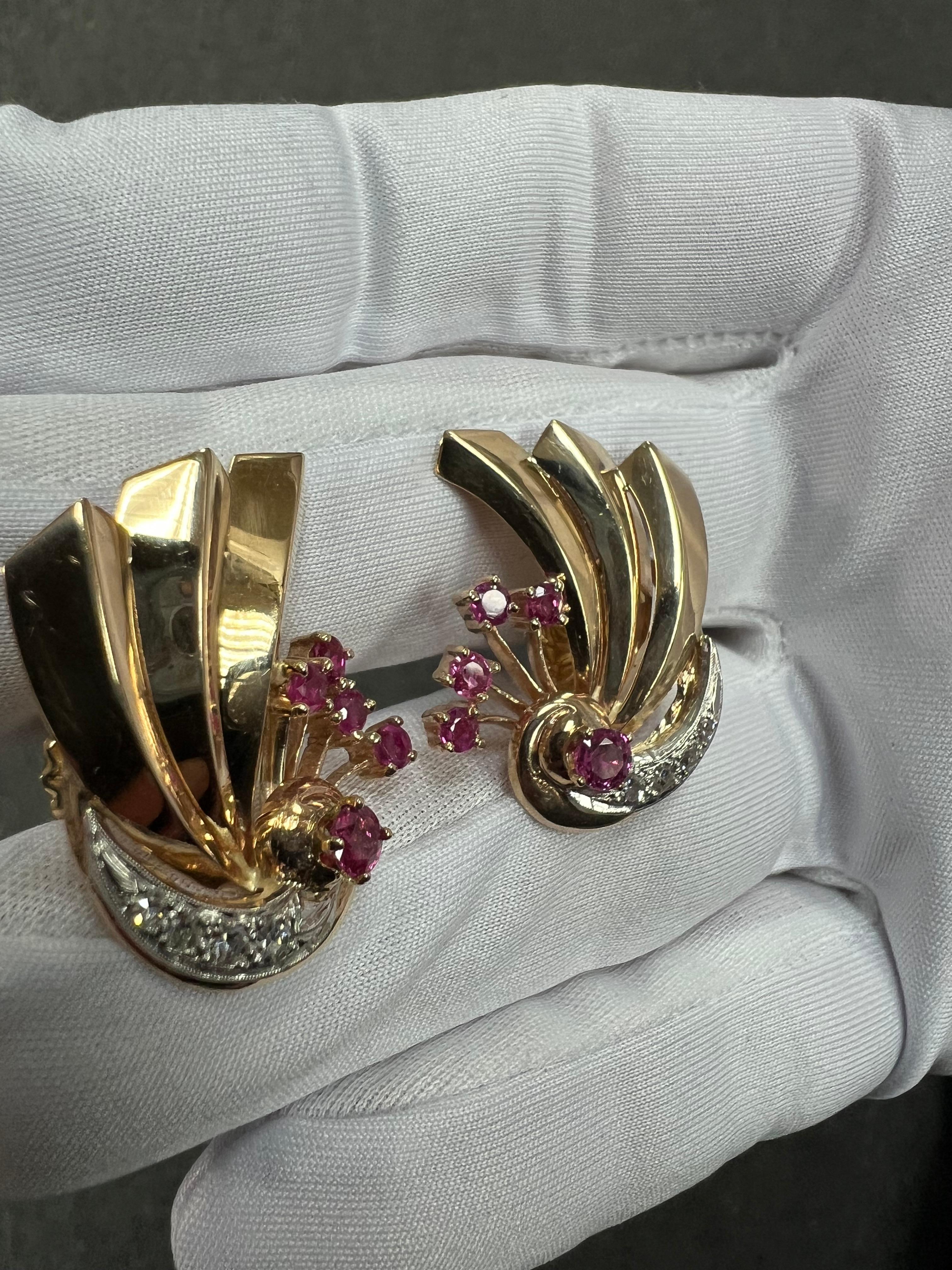 Orecchini retrò anni '40 in oro 14k con diamante e rubino per orecchie forate in vendita 6