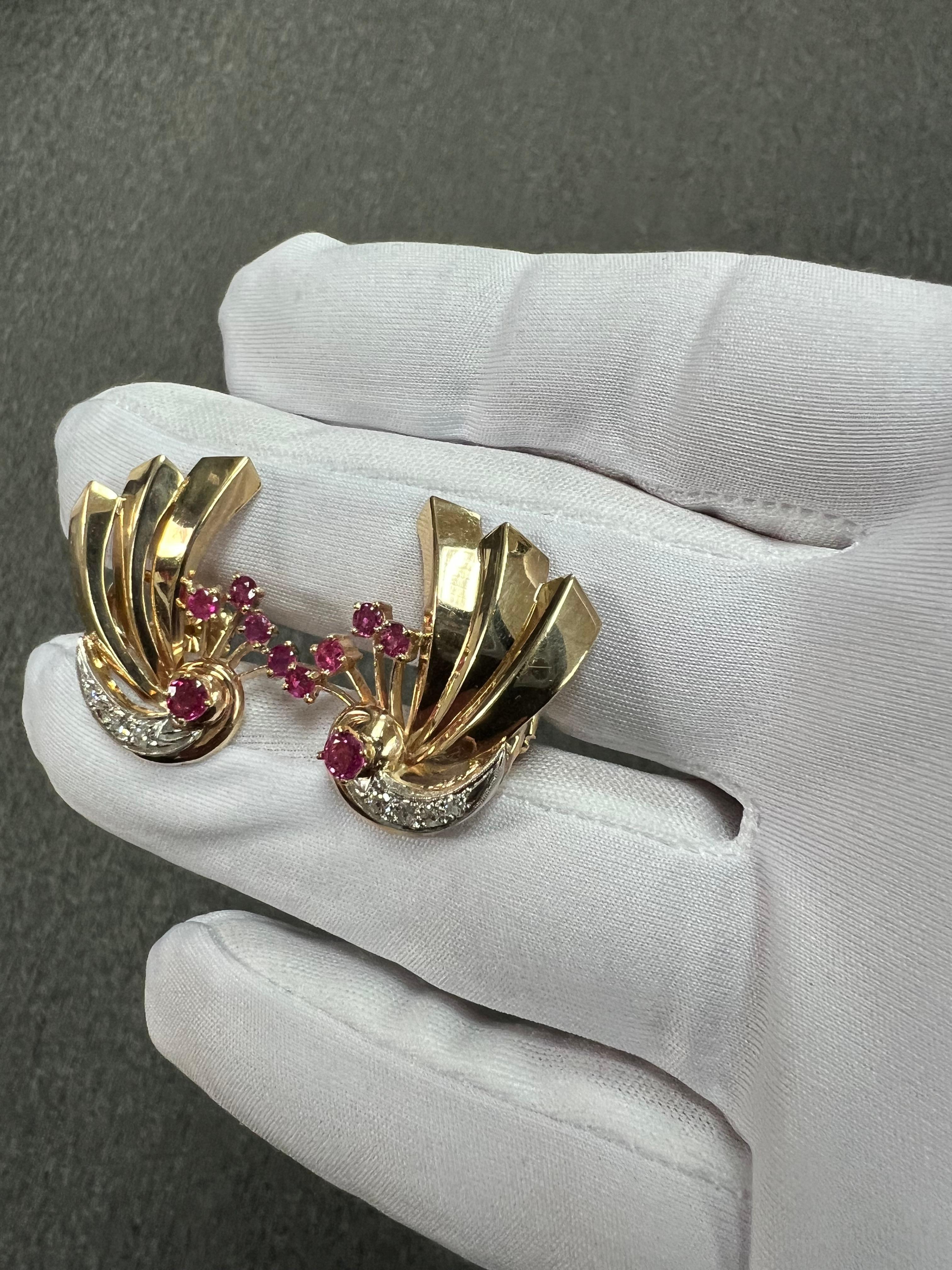 Orecchini retrò anni '40 in oro 14k con diamante e rubino per orecchie forate in vendita 7