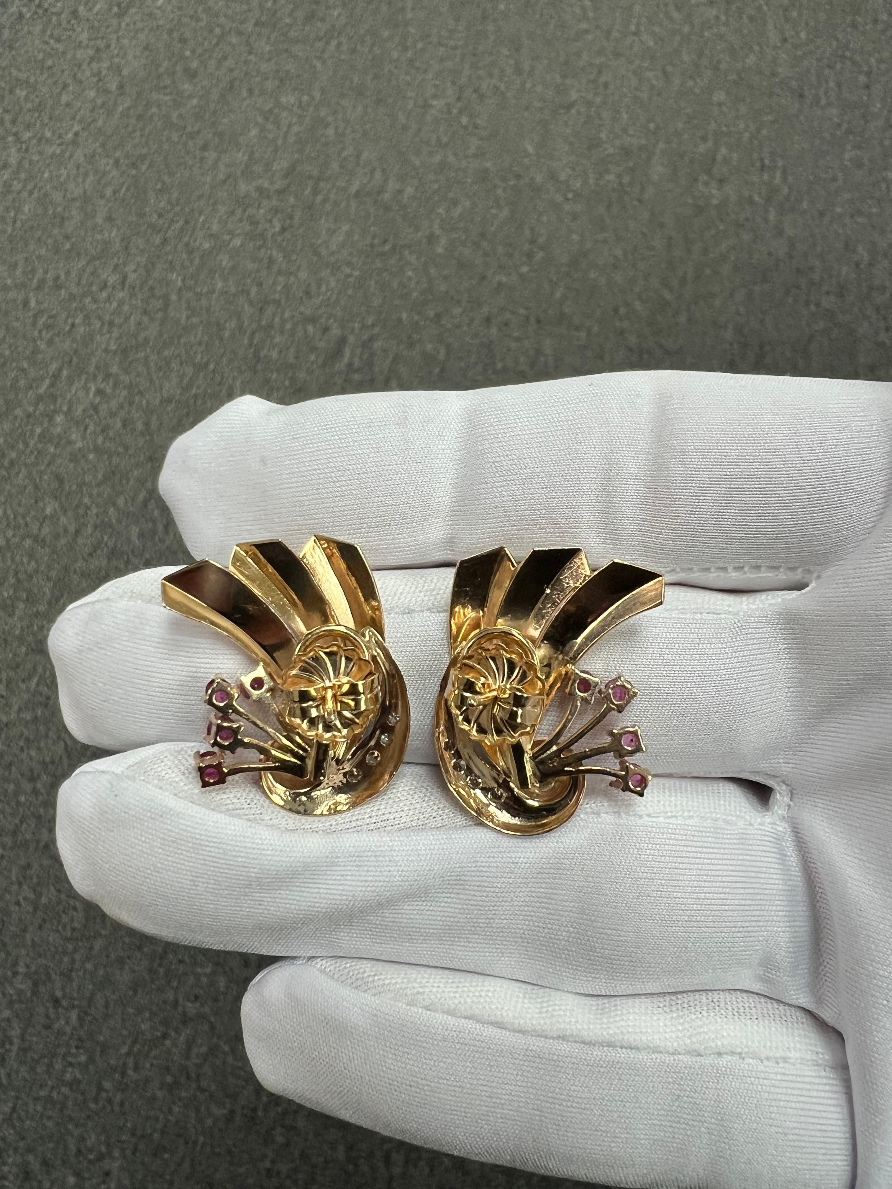 Orecchini retrò anni '40 in oro 14k con diamante e rubino per orecchie forate in vendita 8