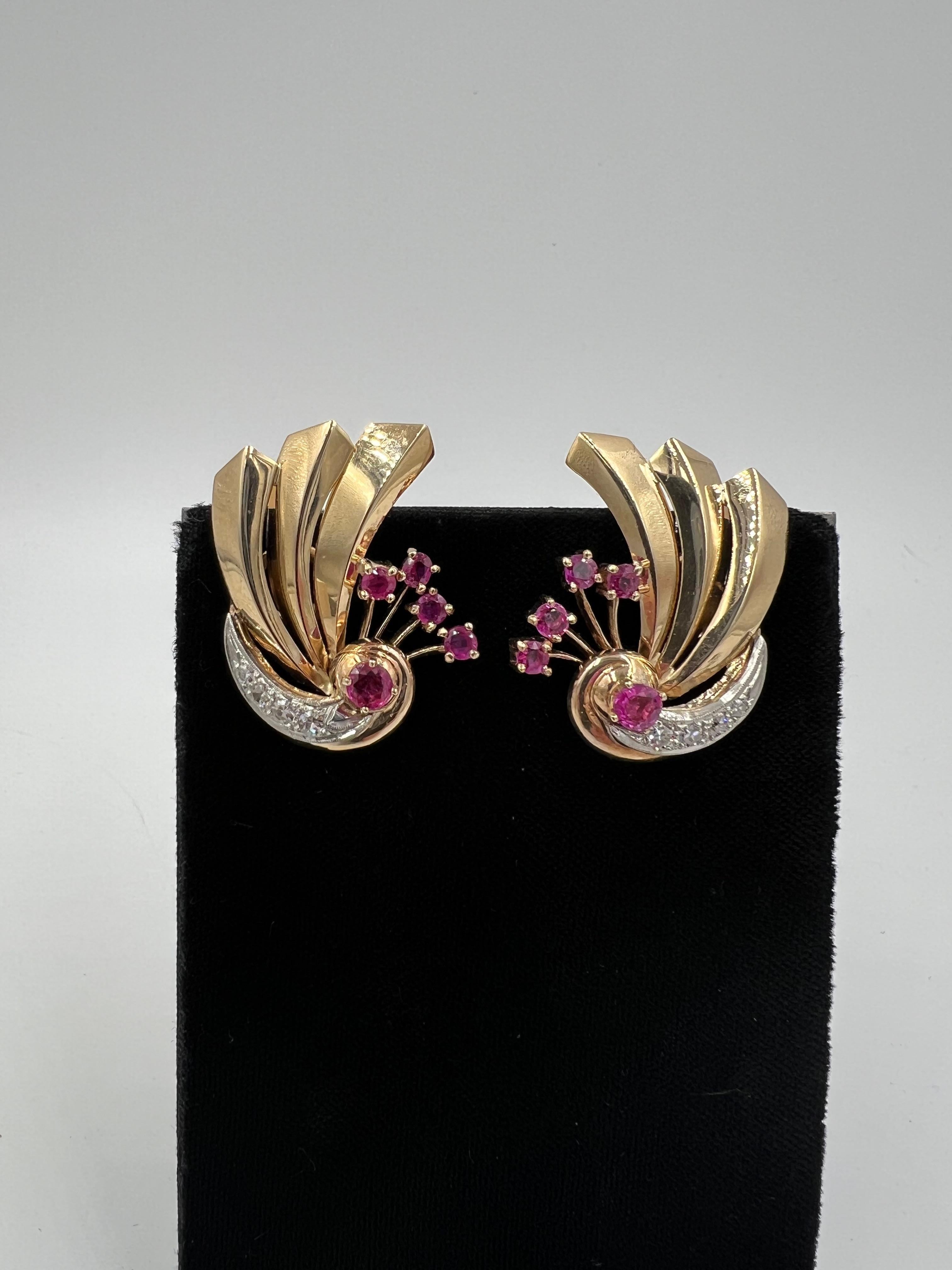 Orecchini retrò anni '40 in oro 14k con diamante e rubino per orecchie forate In condizioni buone in vendita a Los Angeles, CA