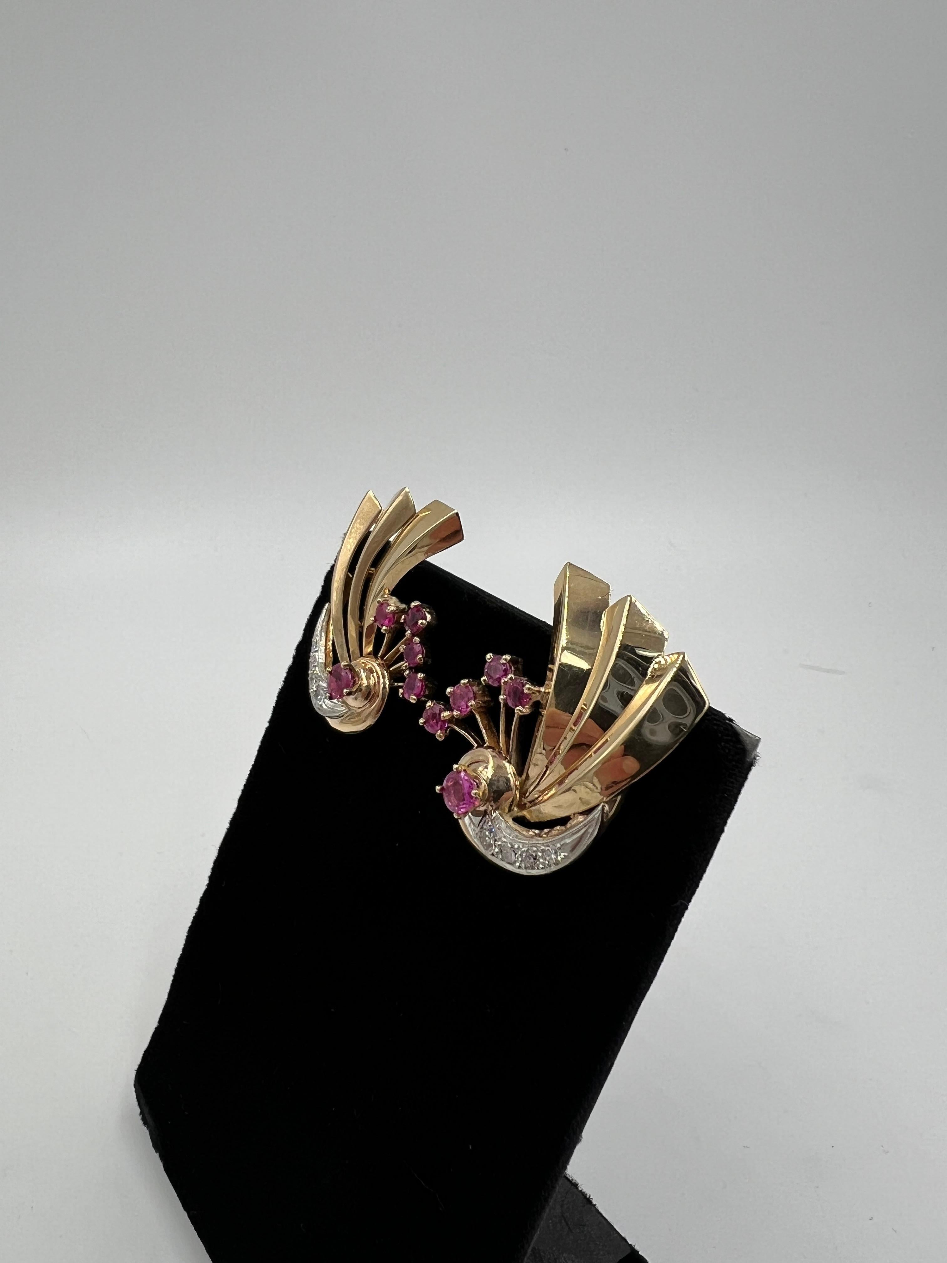 Orecchini retrò anni '40 in oro 14k con diamante e rubino per orecchie forate in vendita 1