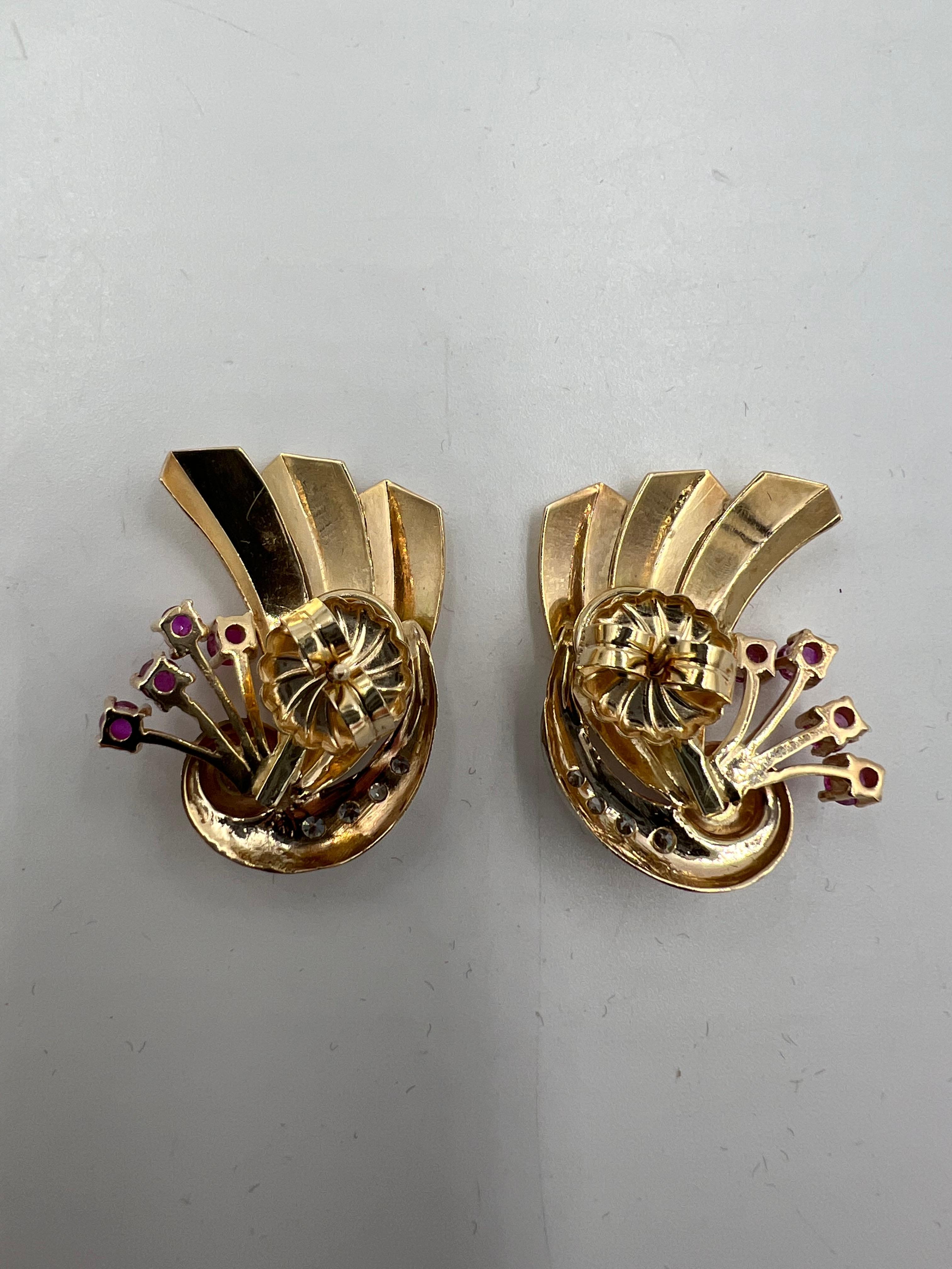 Orecchini retrò anni '40 in oro 14k con diamante e rubino per orecchie forate in vendita 3