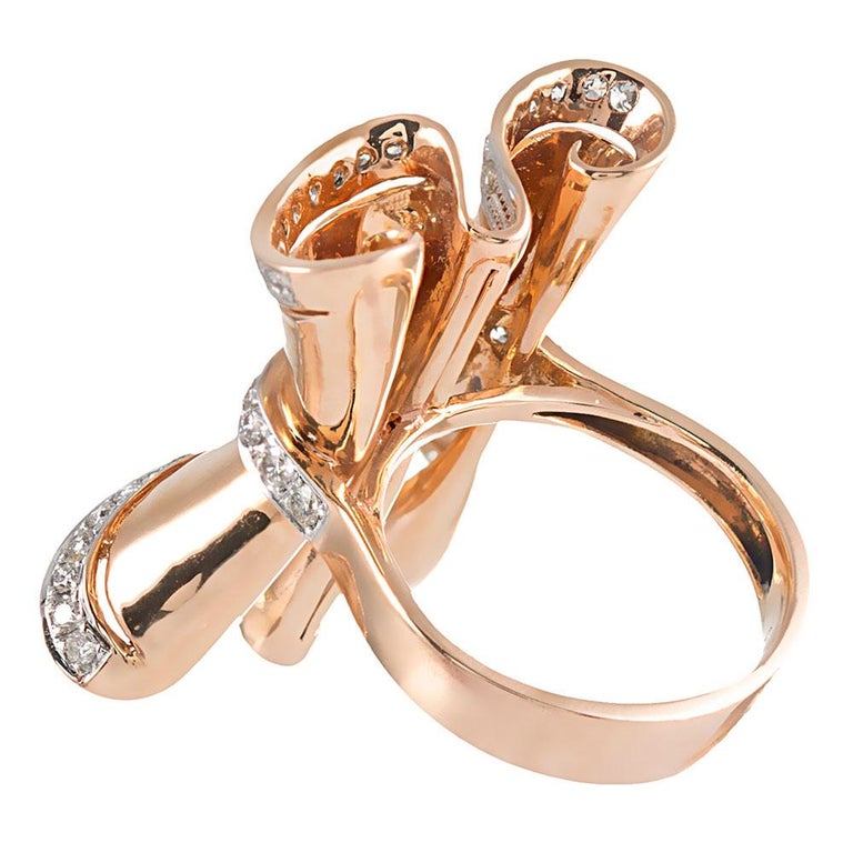 Round Cut 1940s Retro Swirl Ring with Diamonds For Sale