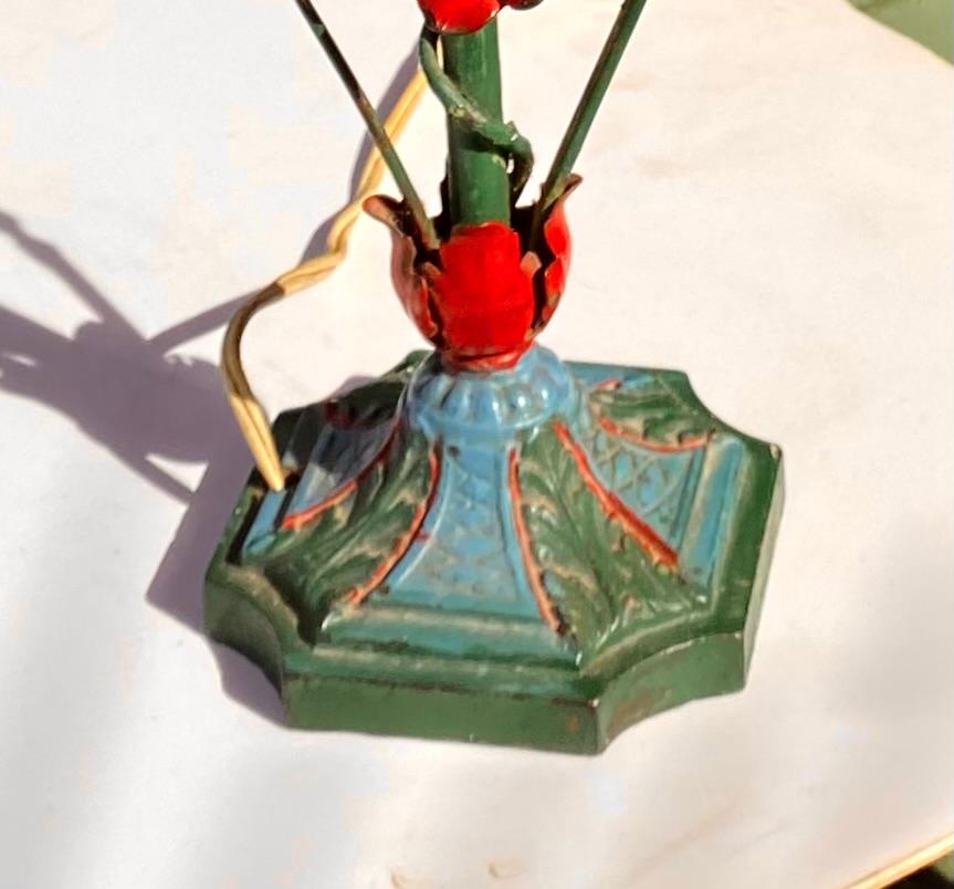 1940’s Rose Tole Lamp with Lace Trimmed Floral Shade In Good Condition In New Orleans, LA