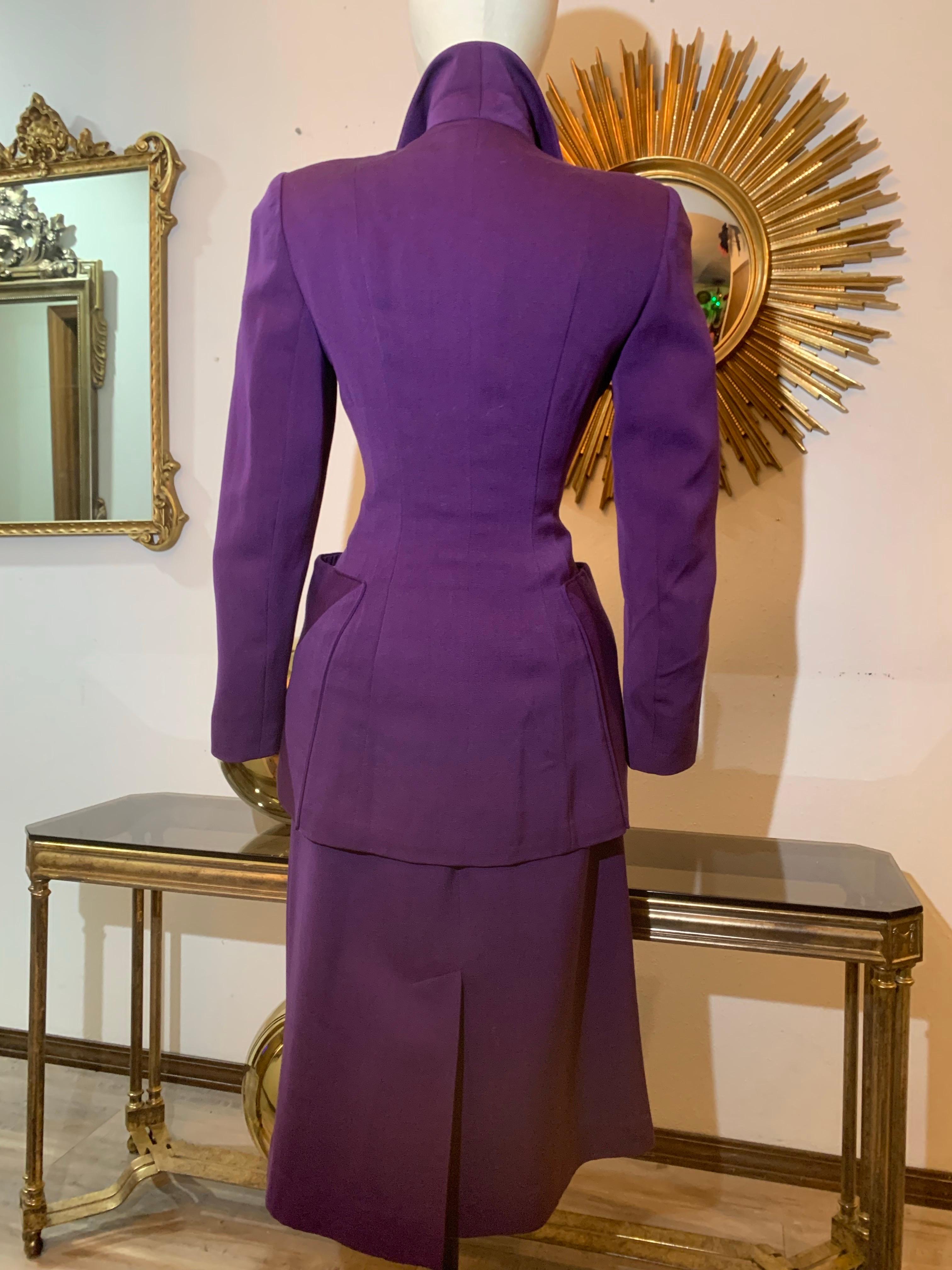 1940s Royal Purple Wool Gabardine Skirt Suit w Nipped Waist & Huge Pockets For Sale 3