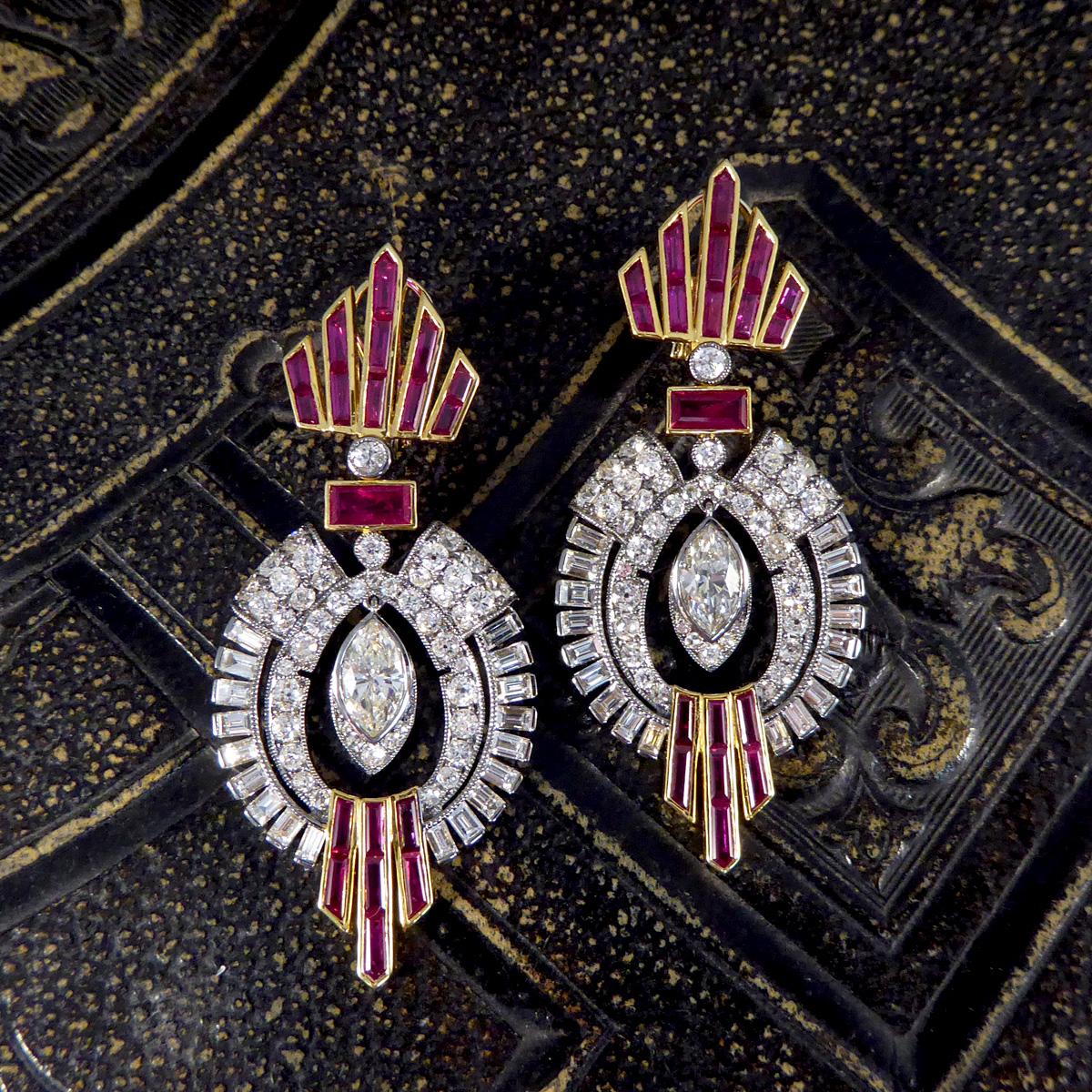 Art déco Boucles d'oreilles de cocktail des années 1940 en or 18 carats et platine avec rubis et diamants en vente