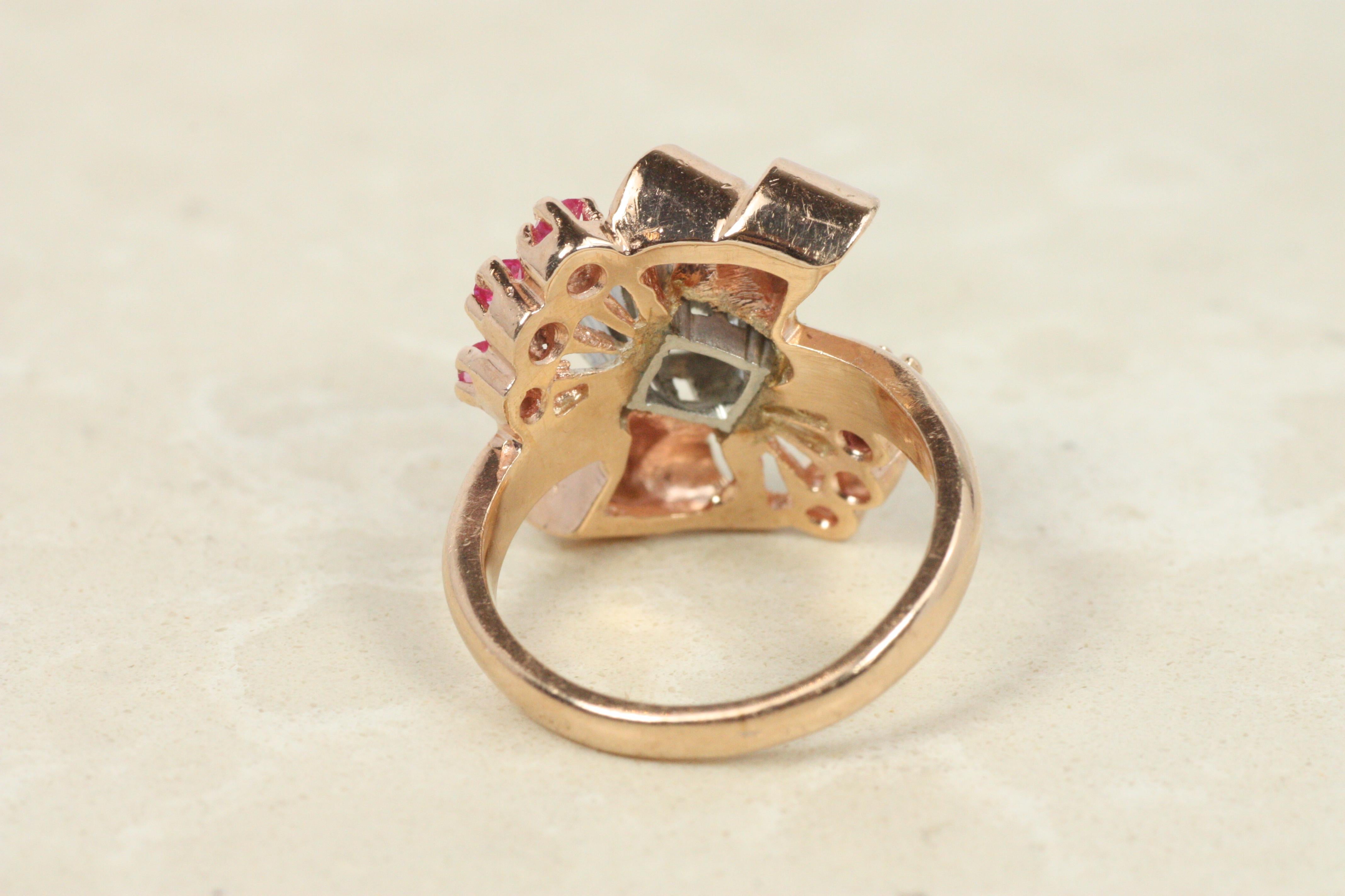 Anello da cocktail con rubino e diamanti a fiocco floreale degli anni '40 - Oro rosa 14K in vendita 4