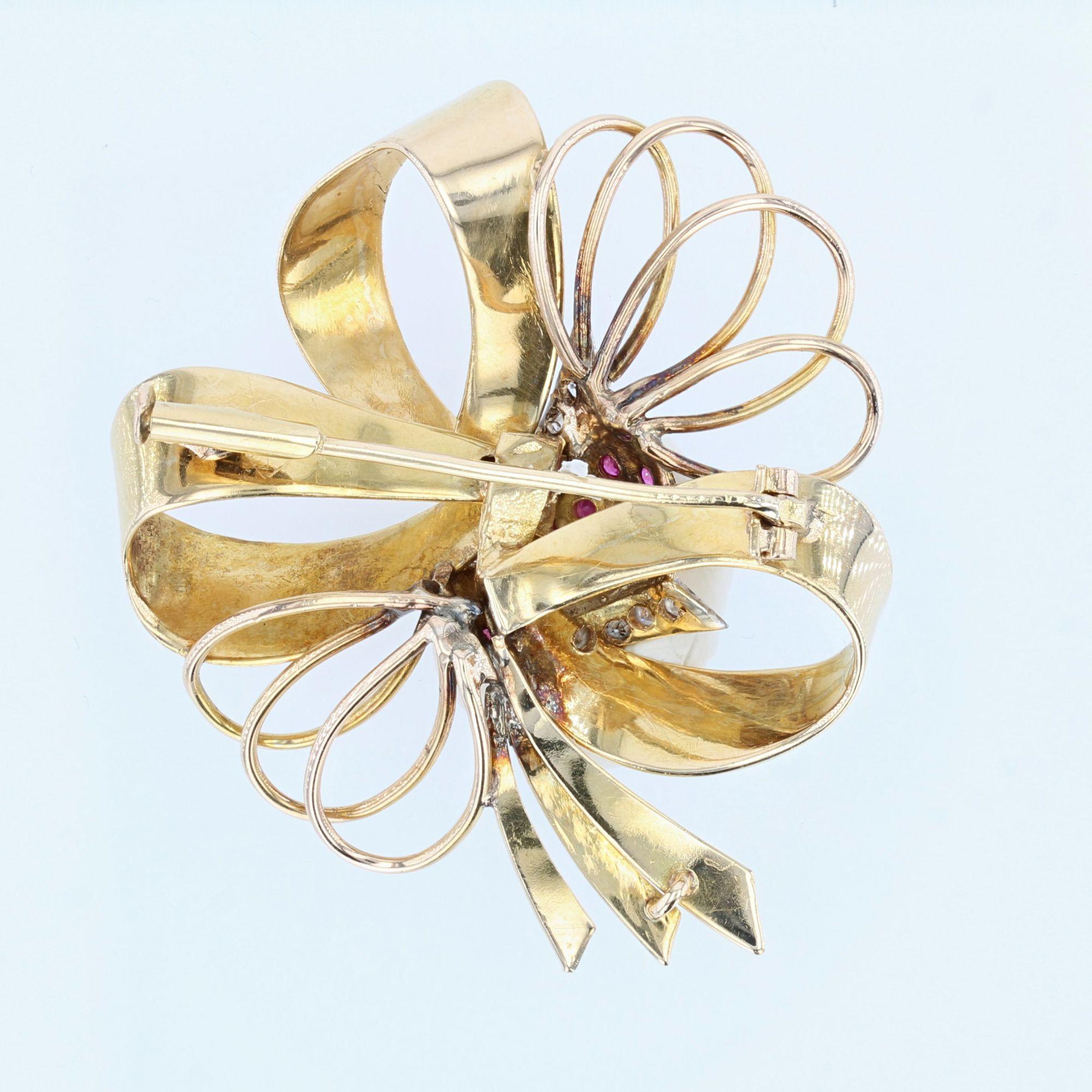 Women's 1940s Ruby Diamonds 18 Karat Yellow Gold Knot Brooch For Sale