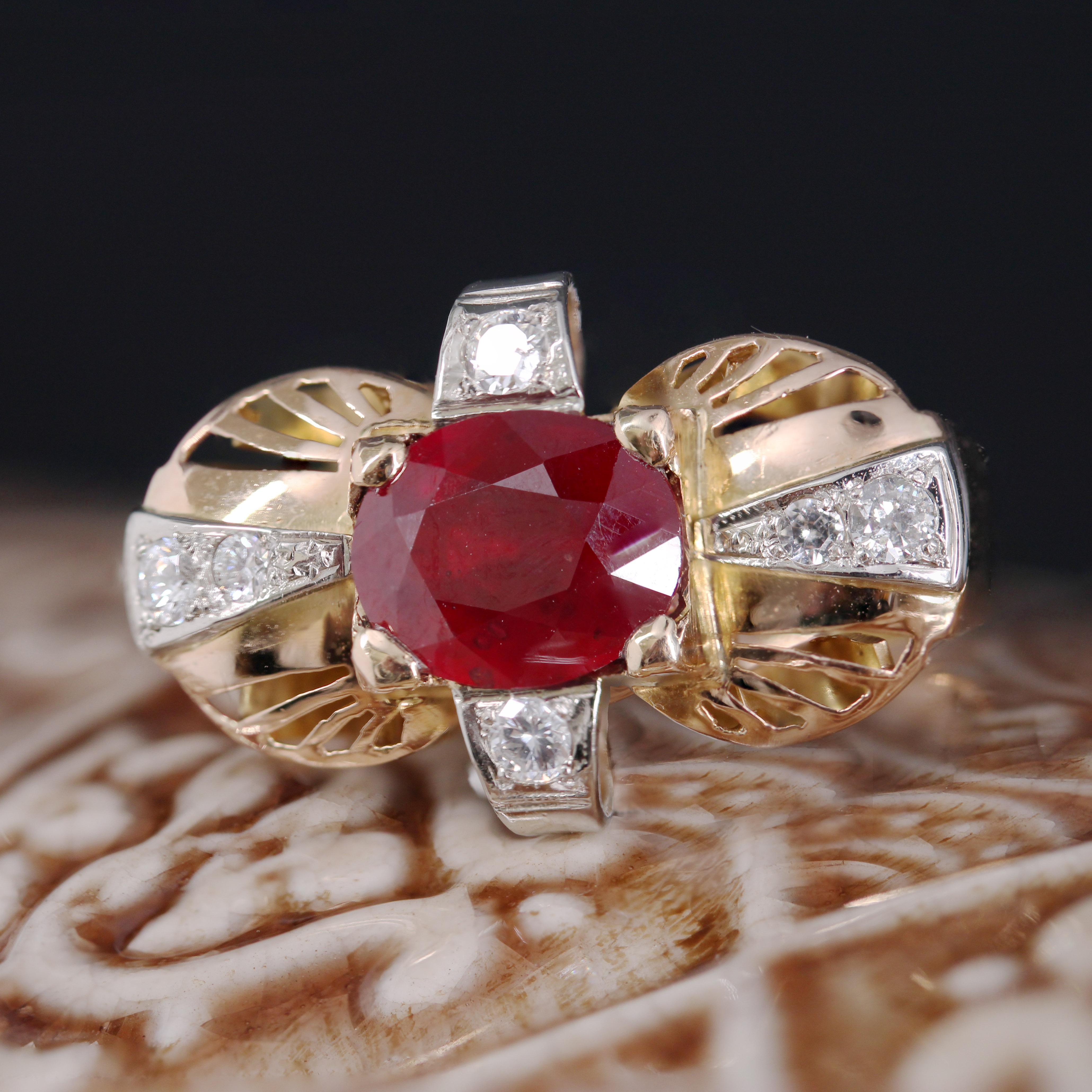 Oval Cut 1940s Ruby Diamonds 18 Karat Yellow Gold Ring For Sale